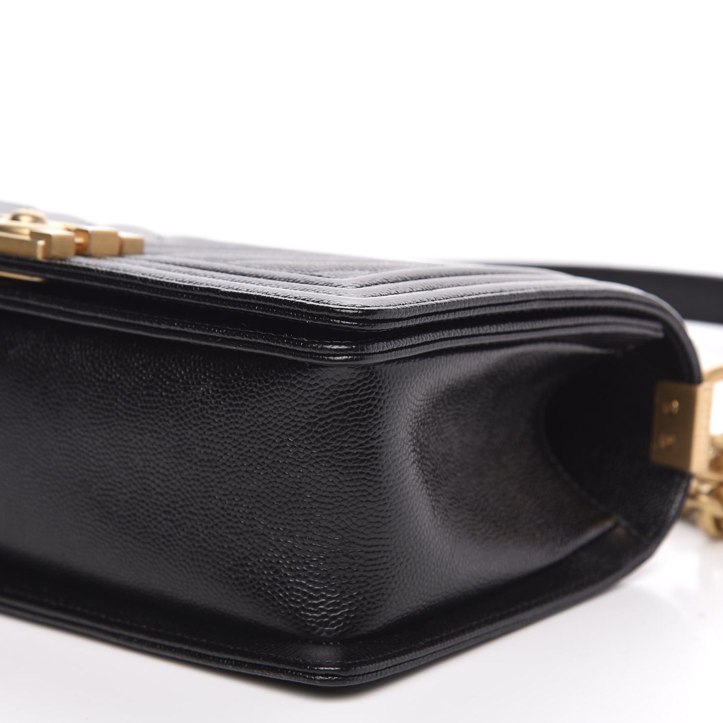 Caviar Chevron Quilted Medium Boy Flap Black