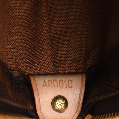 Louis Vuitton Monogram Cabas Mezzo 7 of 7