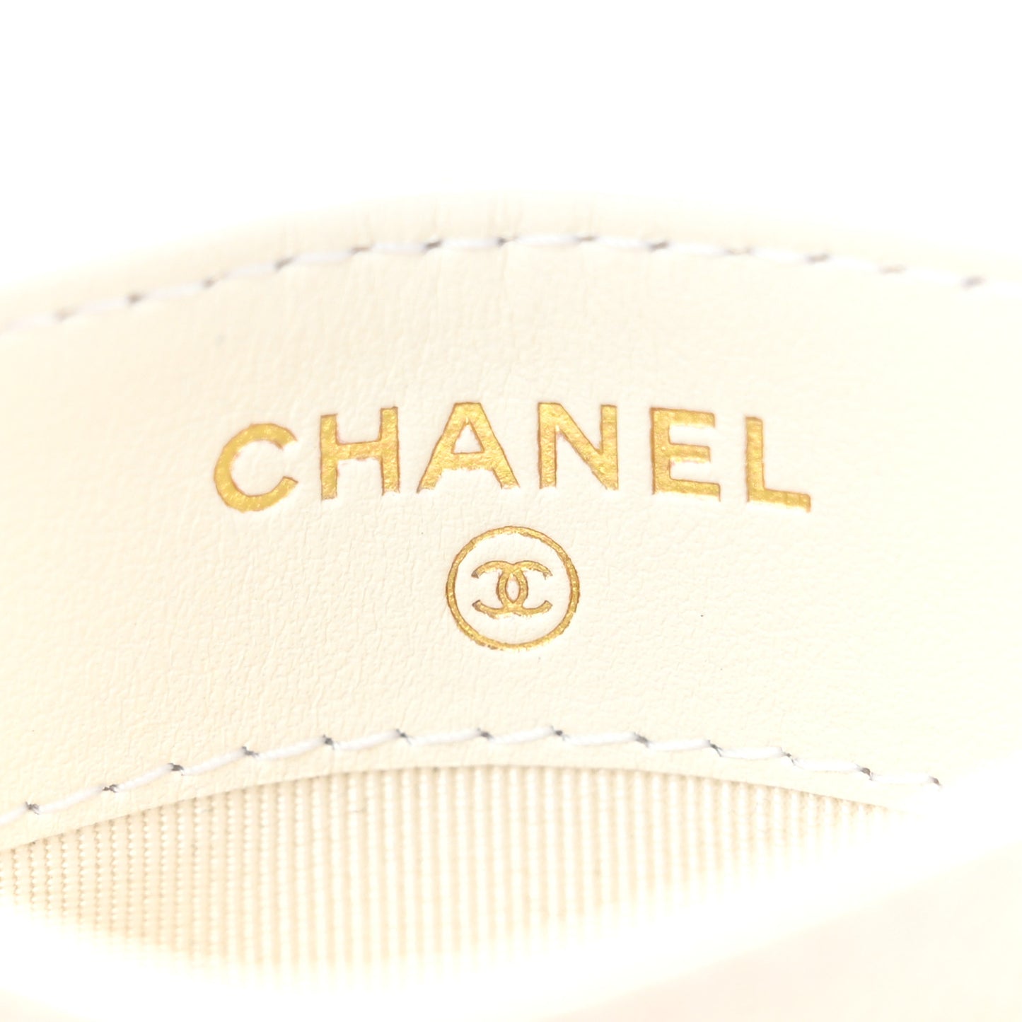 Caviar Quilted Card Holder White