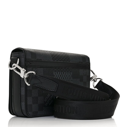 Louis Vuitton Damier Graphite 3D Studio Messenger 3 of 8