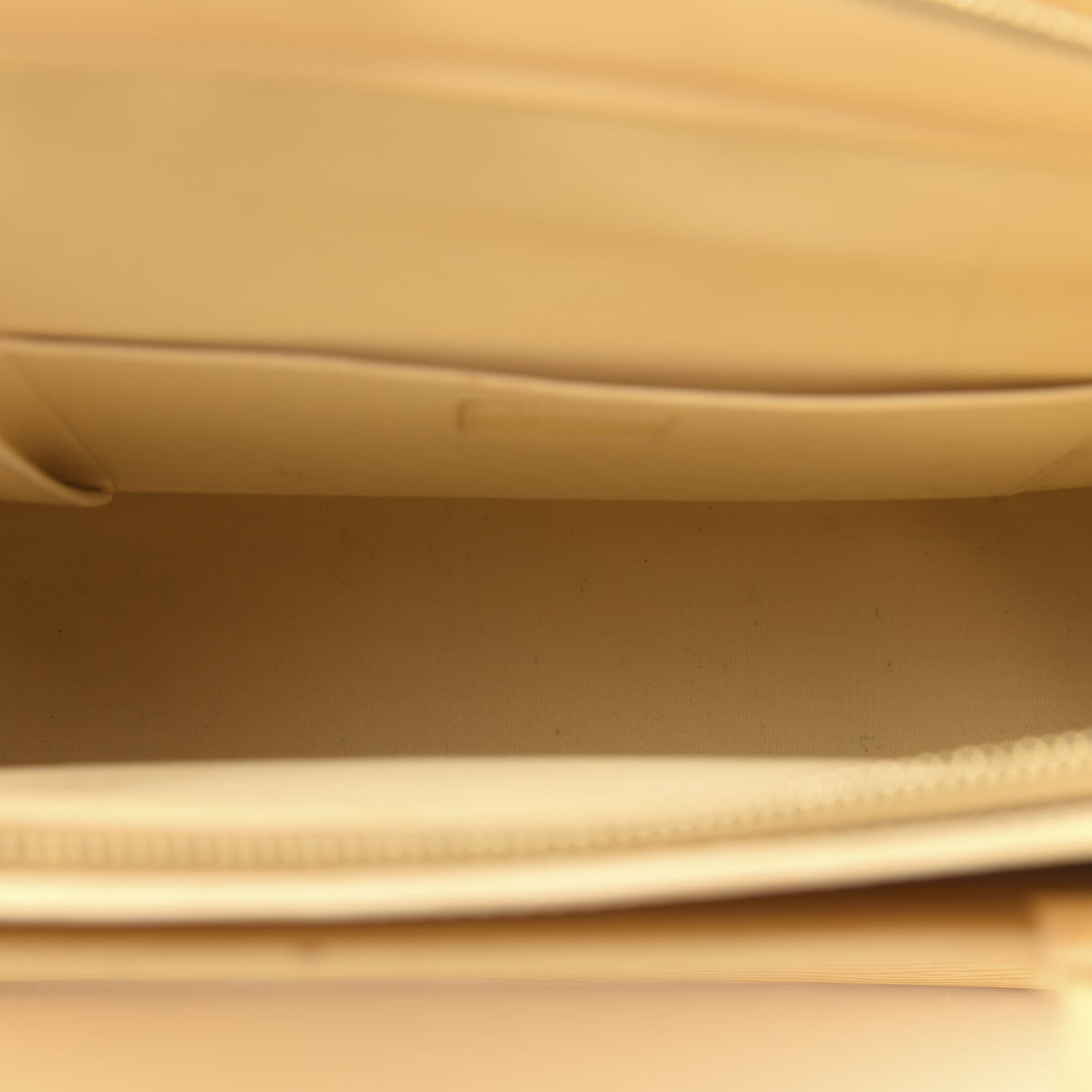 Louis Vuitton Epi Croisette GM Vanilla 5 of 16