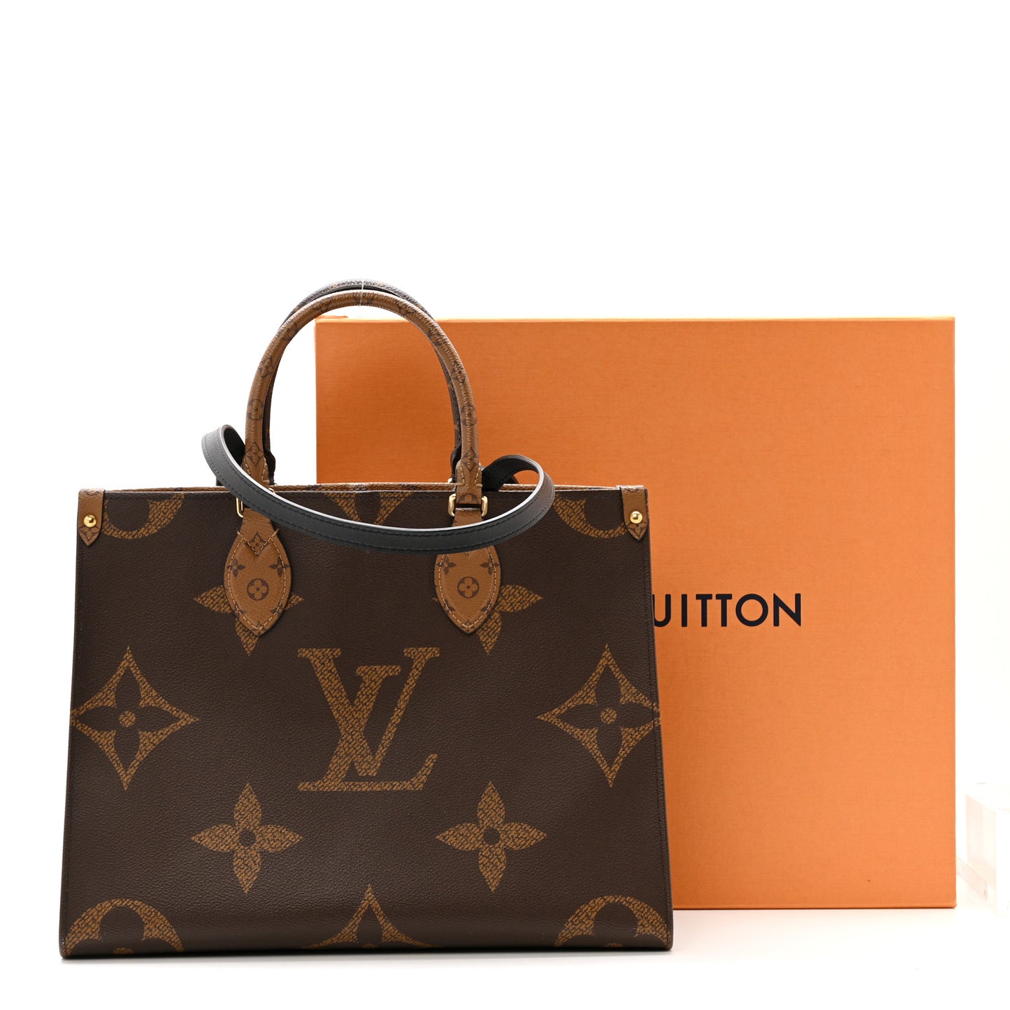 Reverse Monogram Giant Onthego MM