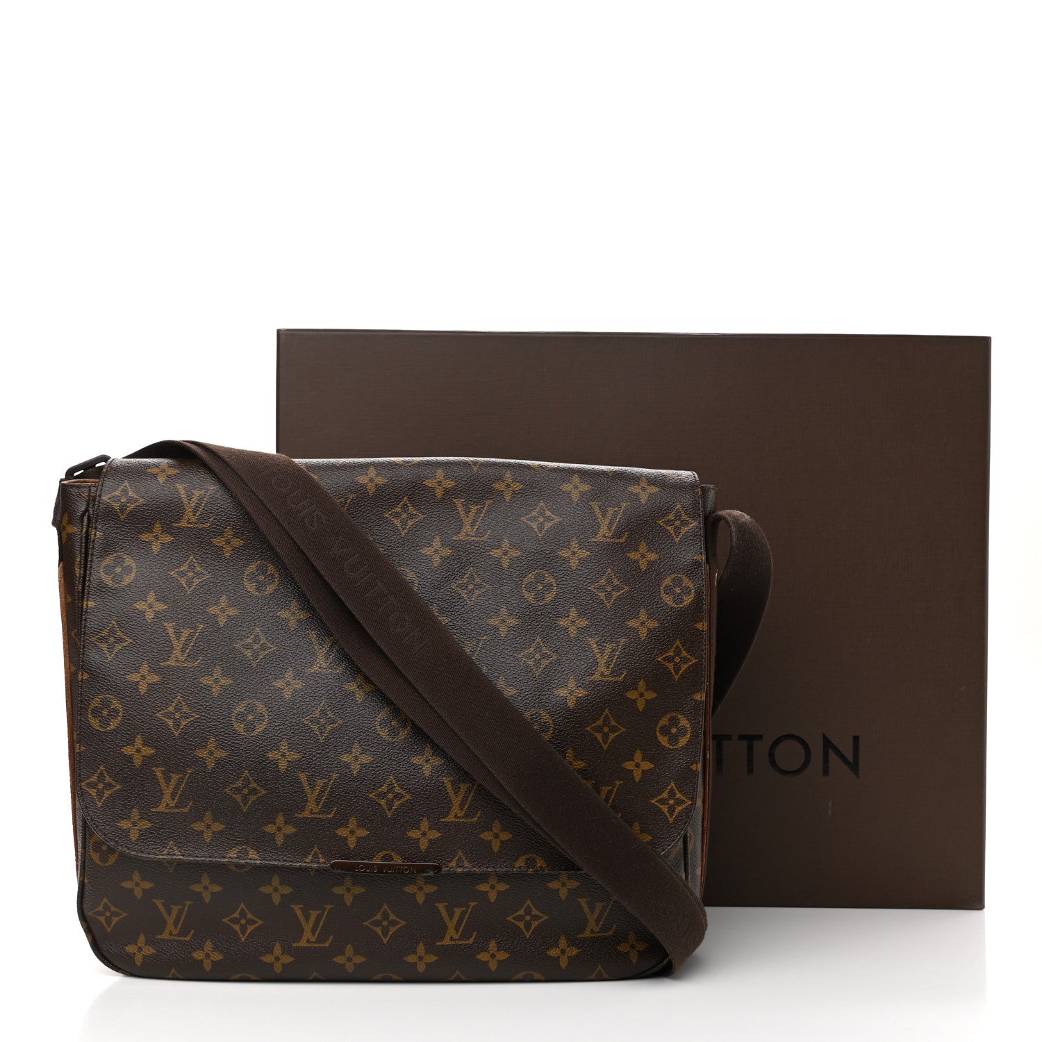 Louis Vuitton Monogram Beaubourg MM Messenger Bag 11 of 11