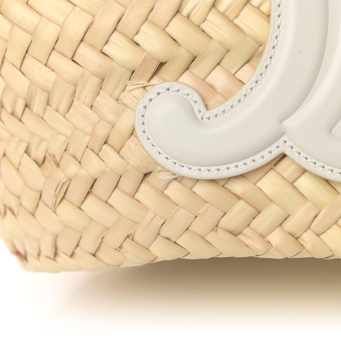 Raffia Calfskin Triomphe Teen Panier White