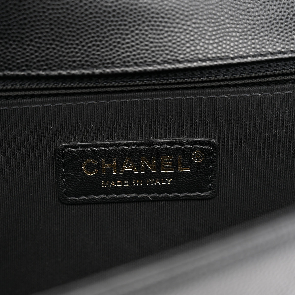 Caviar Quilted Medium Boy Flap Black