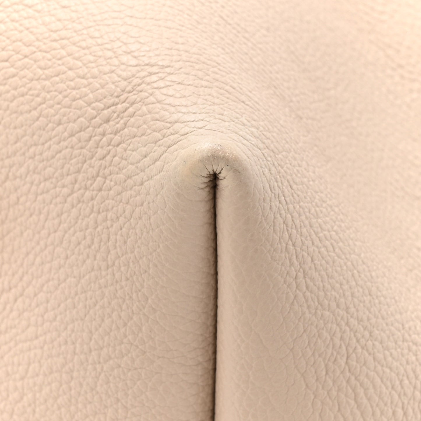 Grained Calfskin Low Key Hobo MM Limestone