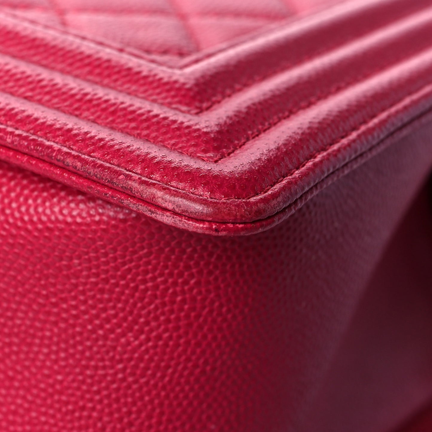 Caviar Quilted Medium Boy Flap Fuchsia