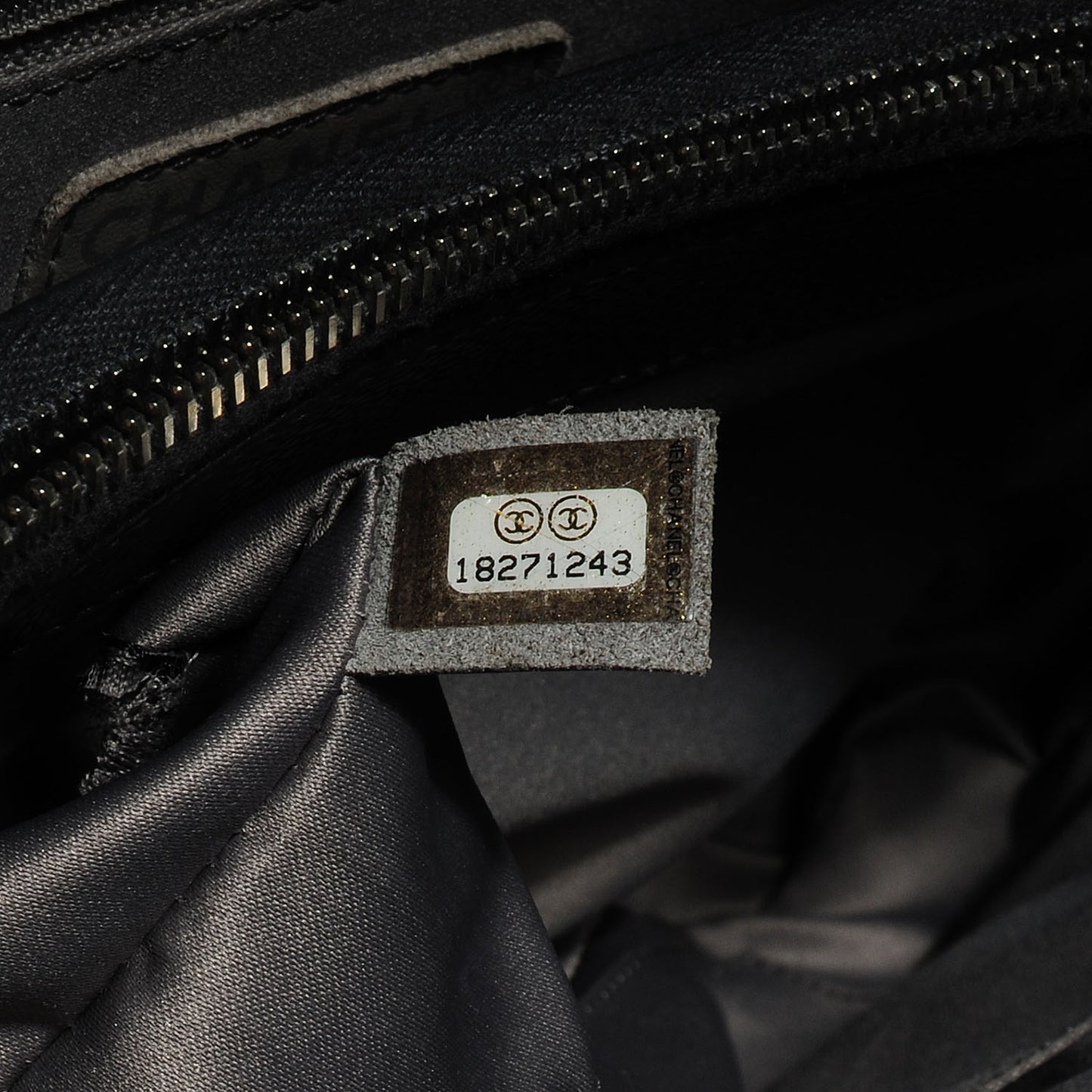 Caviar Grand Shopping Tote GST Dark Grey