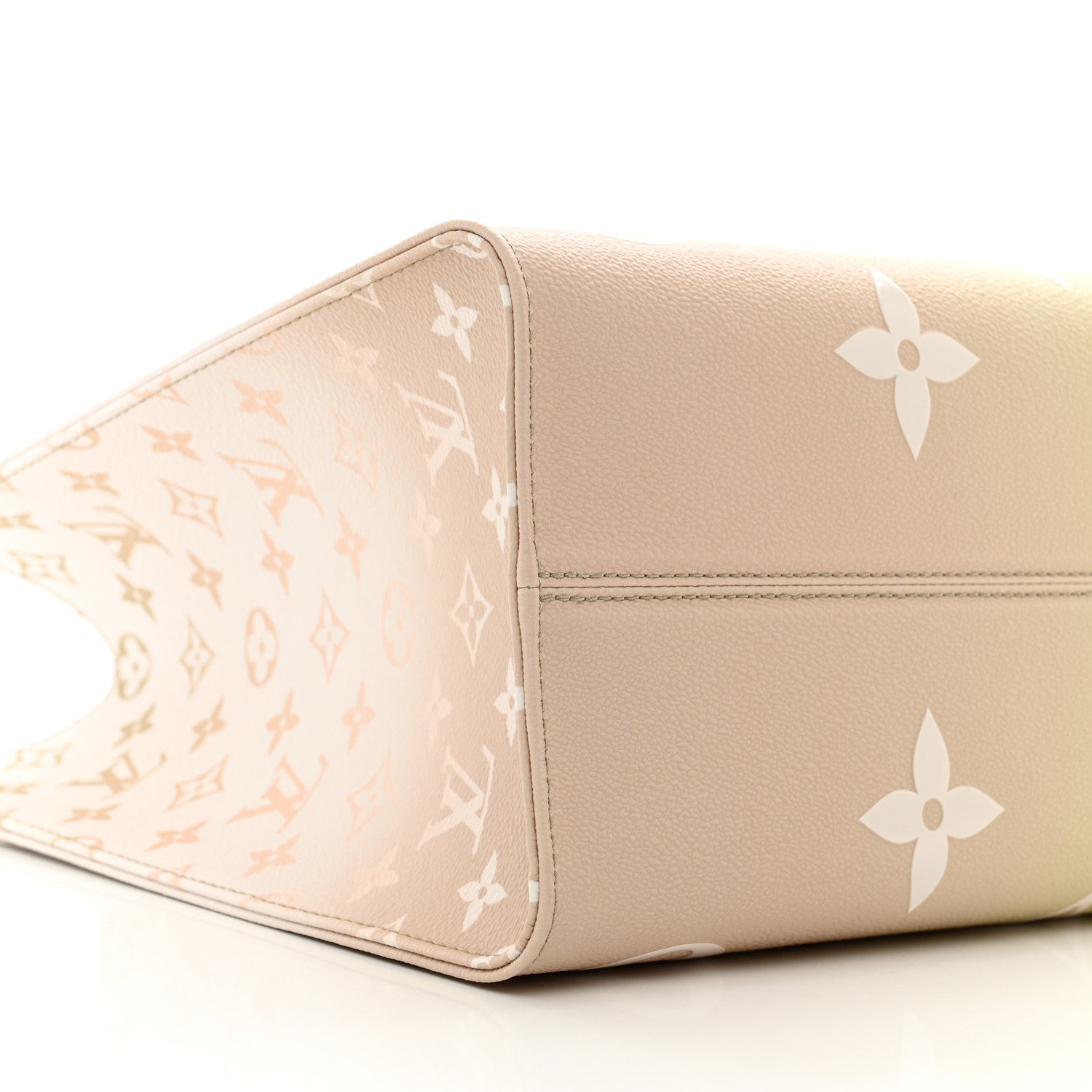 Louis Vuitton Monogram Giant Spring In The City OnTheGo MM Sunset Kaki 8 of 9