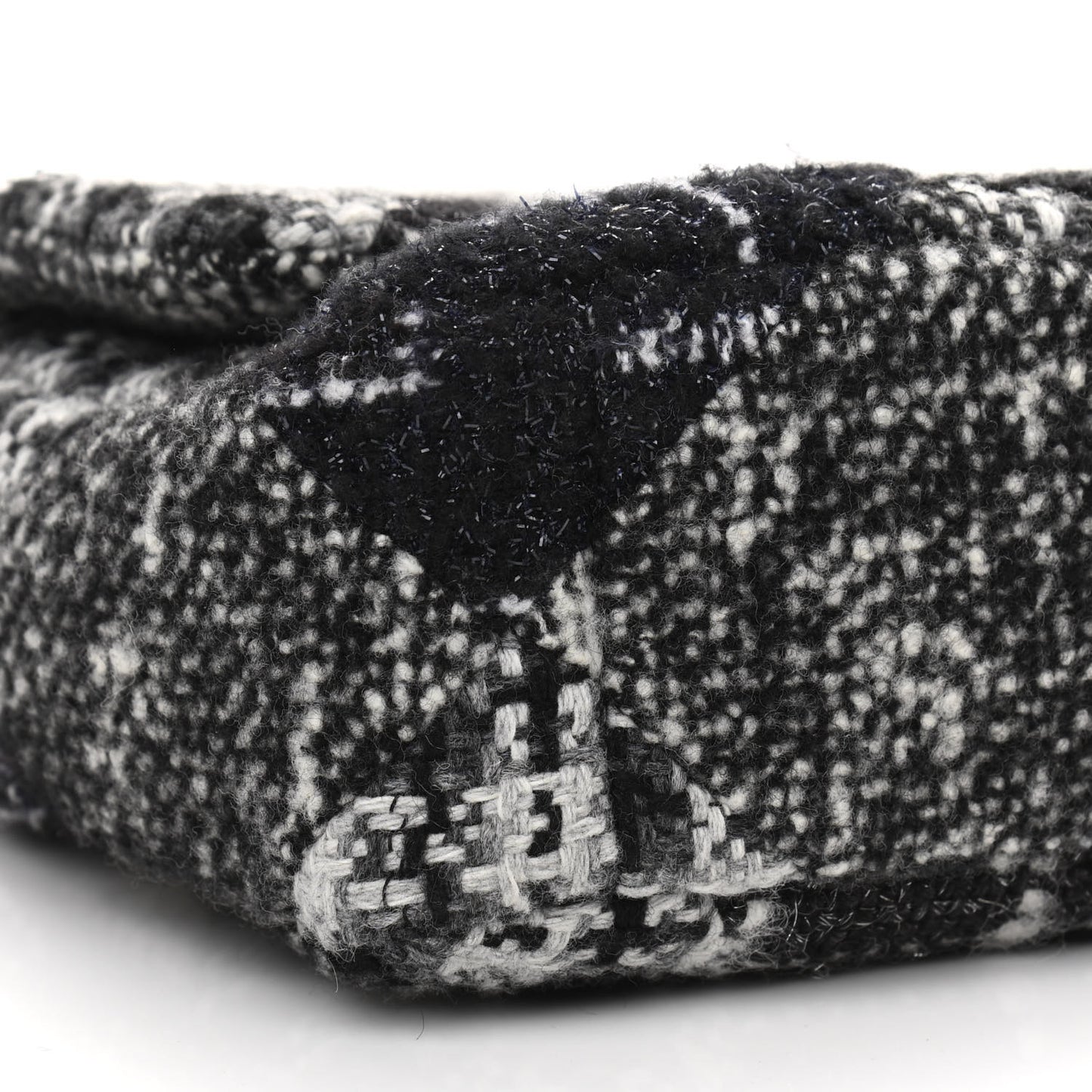 Tweed Quilted Medium Chanel 19 Flap Black White