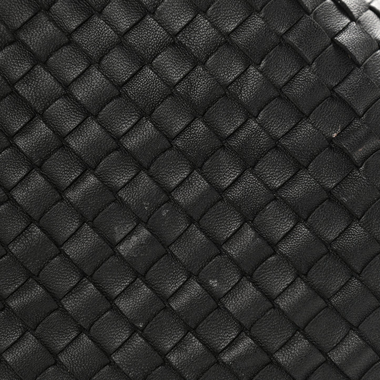 Nappa Intrecciato Medium Loop Black