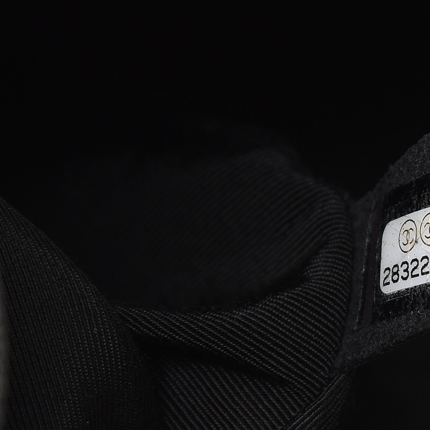 Caviar Quilted Medium Boy Flap Black