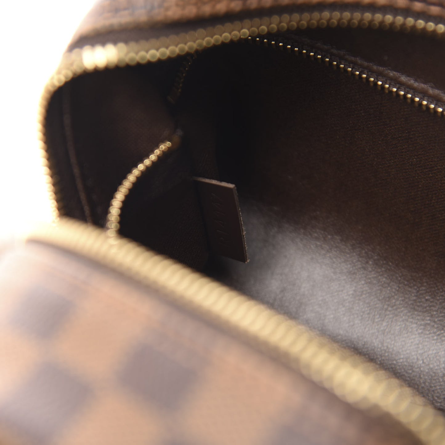 Damier Ebene Toiletry Bag 25