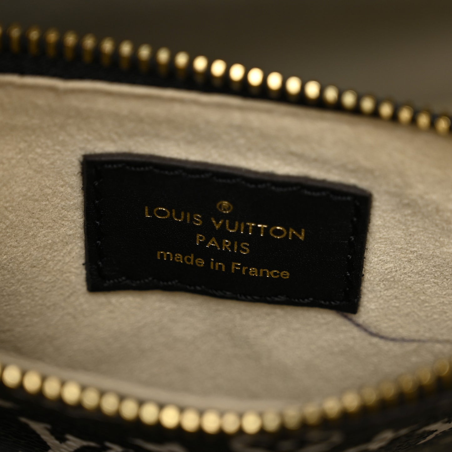 LOUIS VUITTON Monogram Giant Jungle NéoNoé Ivory