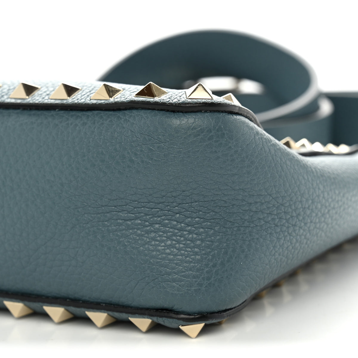 Pebbled Calfskin Mini Rockstud Flip-Lock Messenger Bag Amadeus