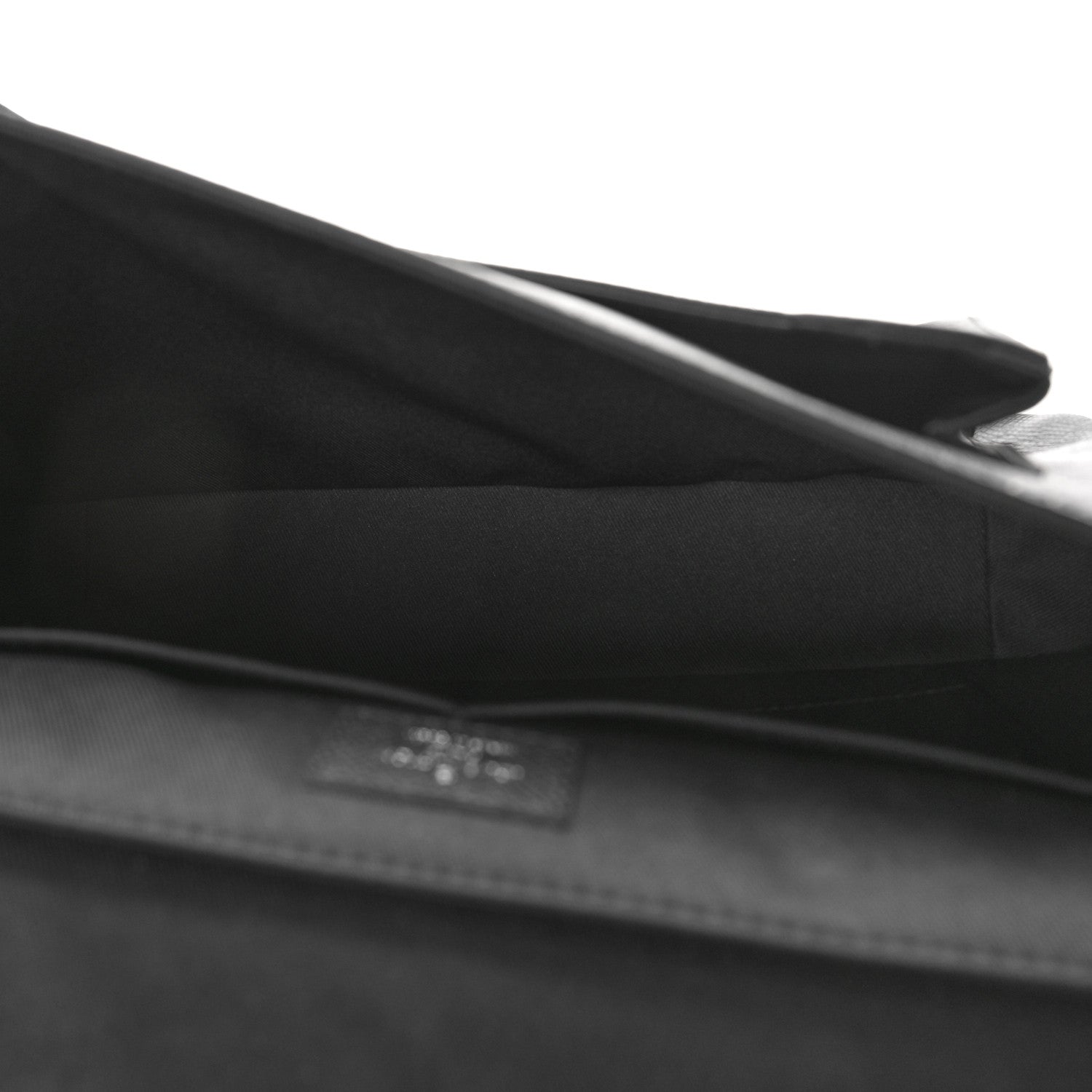 Louis Vuitton Taigarama Messengerama Black 5 of 8