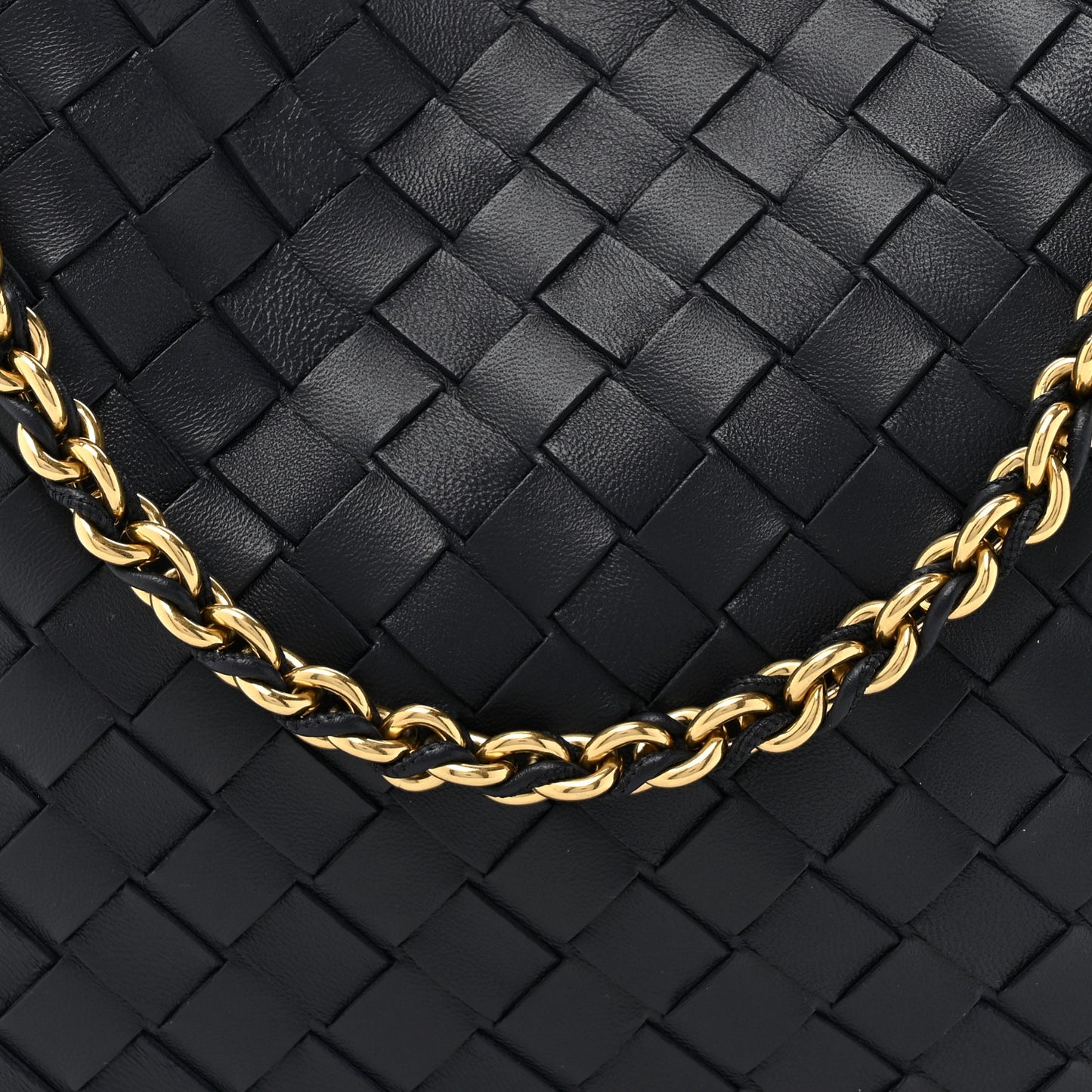 Nappa Intrecciato Sardine With Chain Bag Space