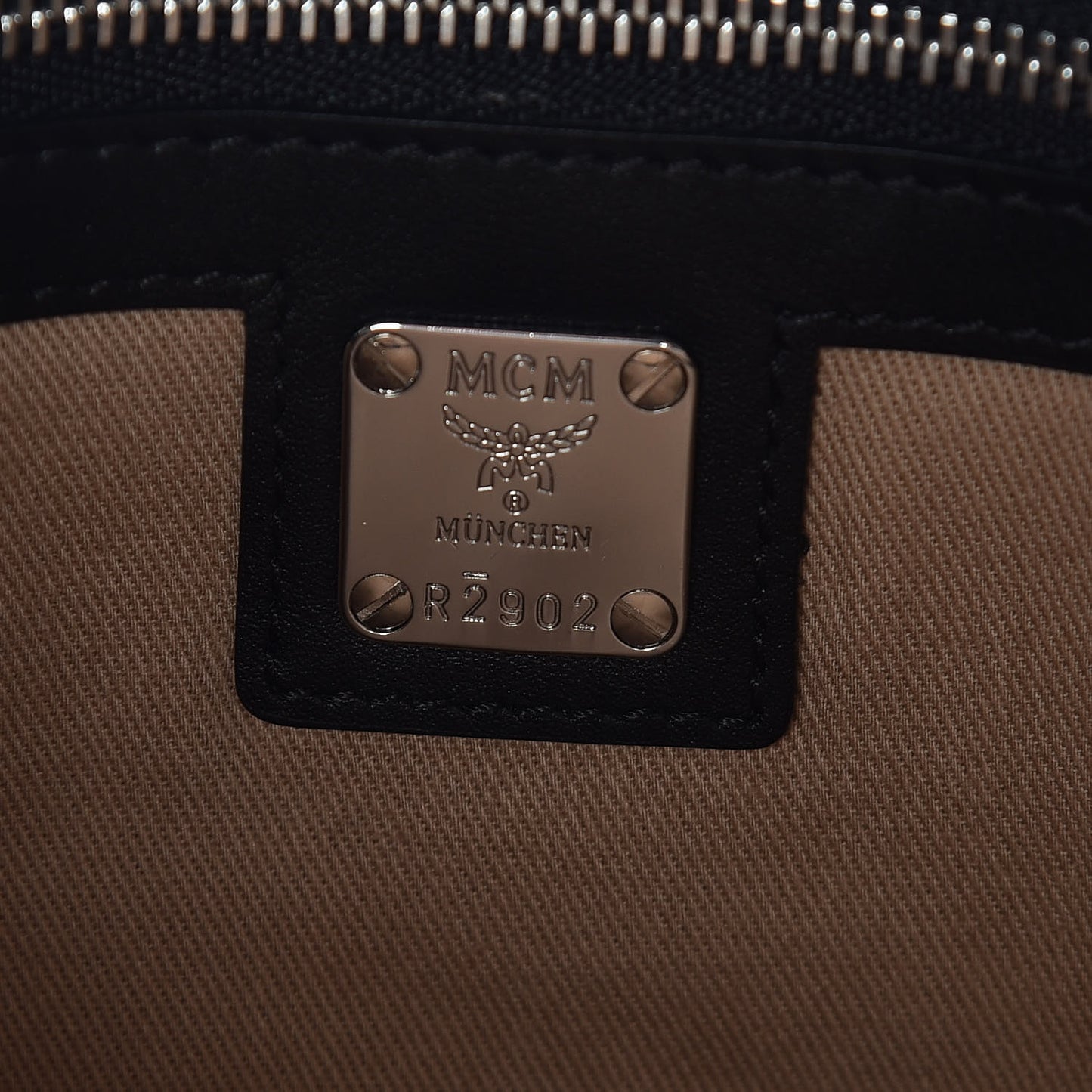 Metallic Visetos Medium Punk Rabbit Crossbody Pouch Silver