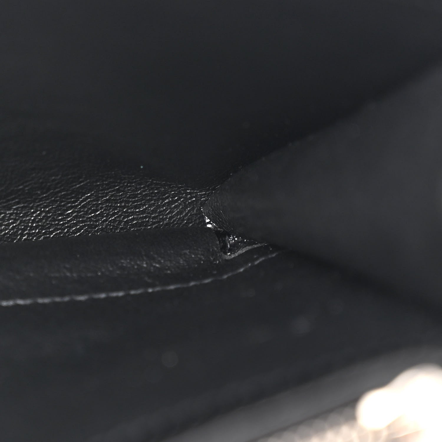 Saint Laurent Grain De Poudre Matelasse Chevron Monogram Chain Wallet Black 14 of 15