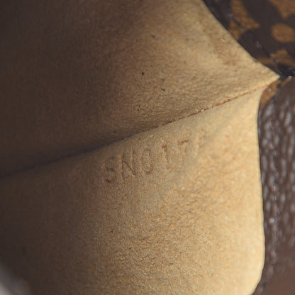 Louis Vuitton Monogram Sunglasses Case MM 7 of 21