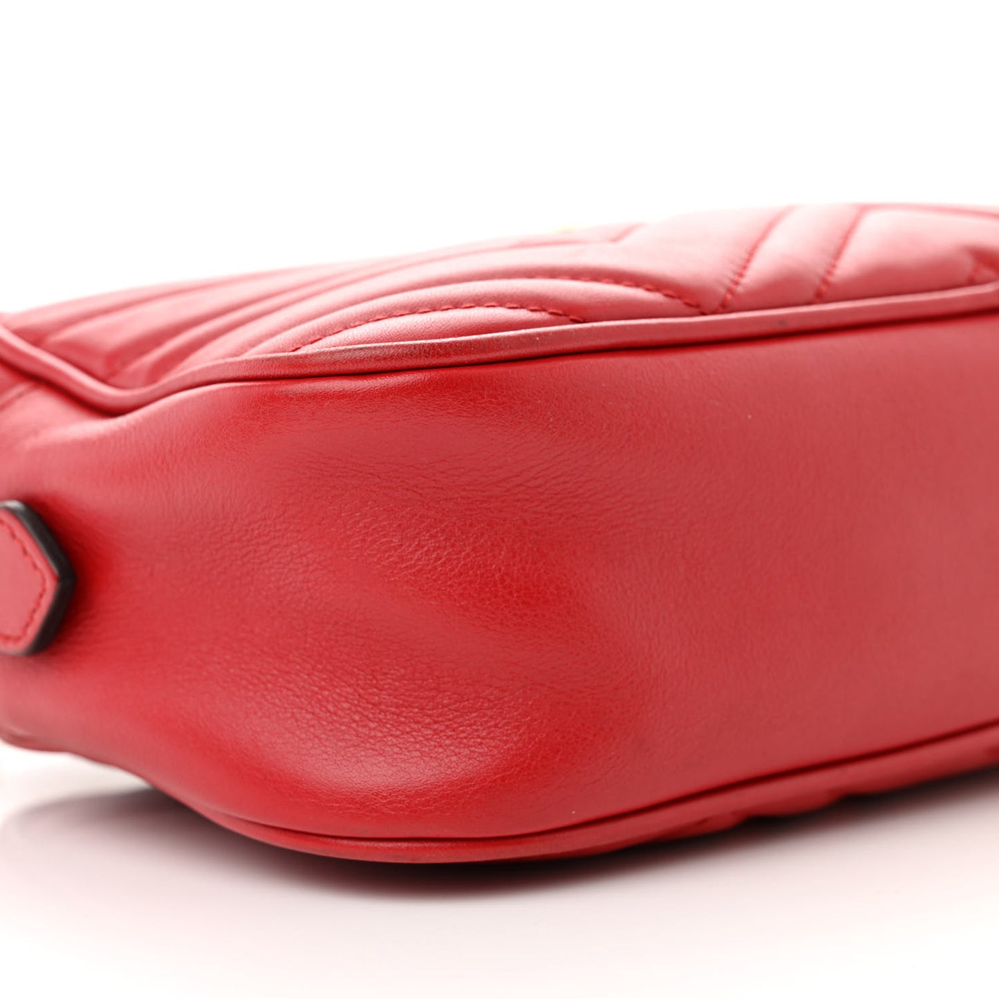 Calfskin Matelasse Small GG Marmont Chain Shoulder Bag Hibiscus Red