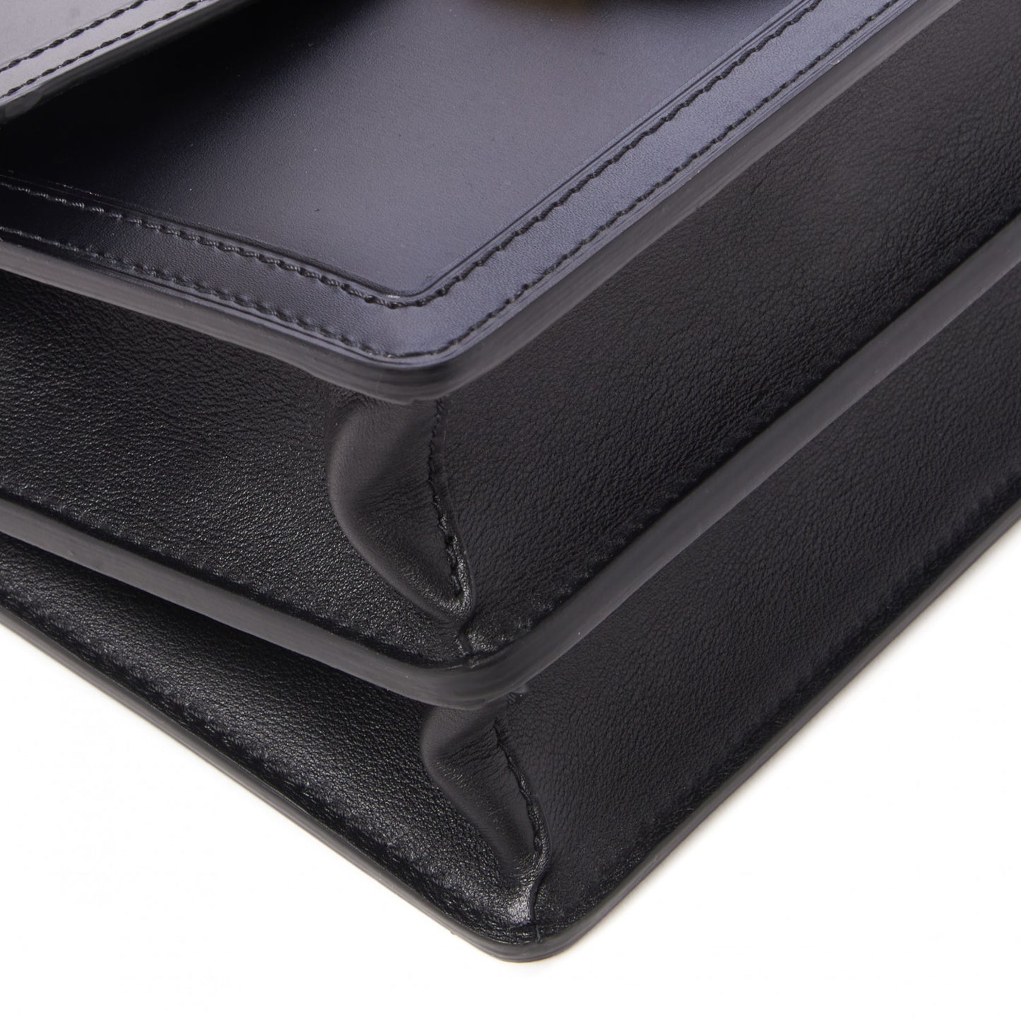 Smooth Calfskin Dauphine MM Black