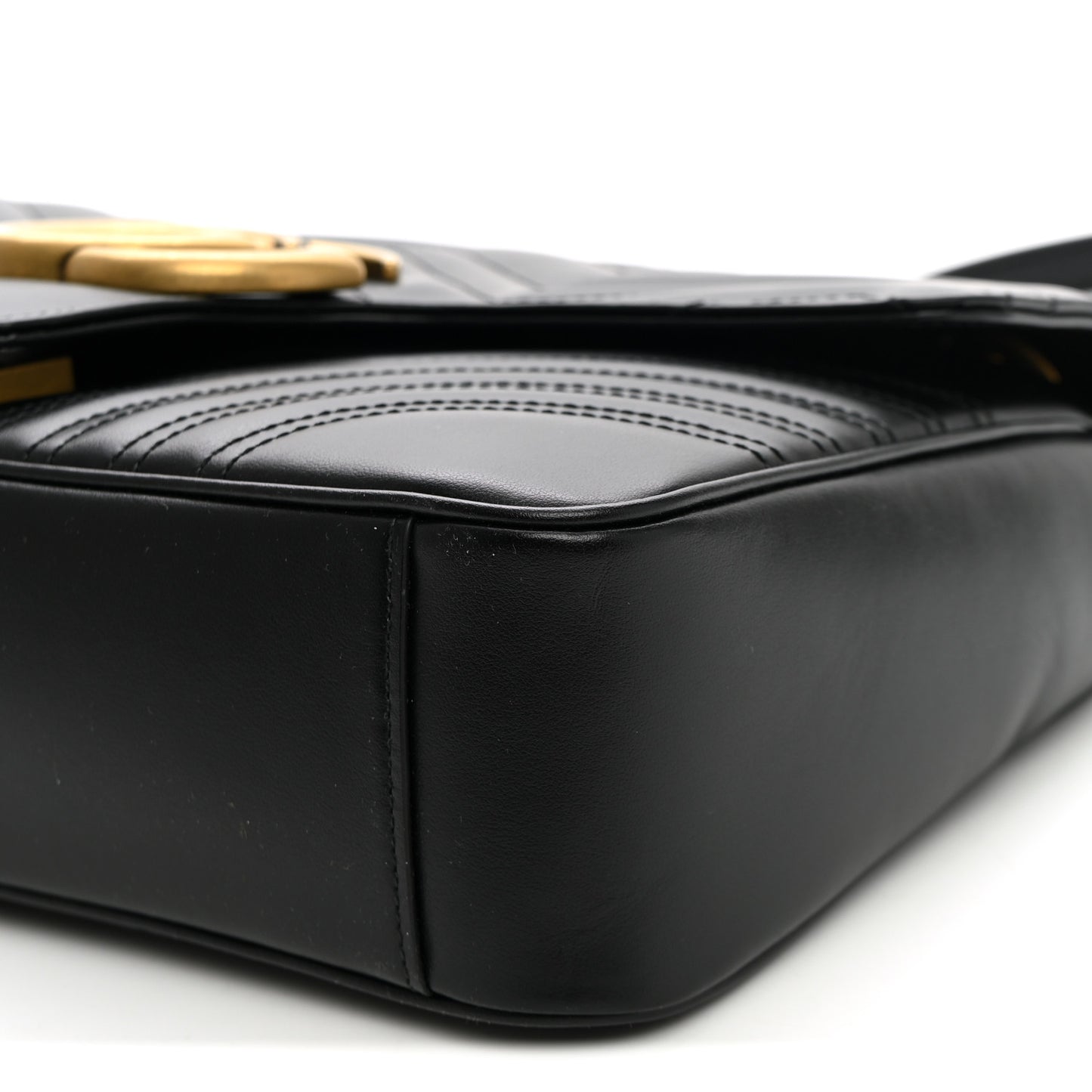 Calfskin Matelasse Medium GG Marmont Shoulder Bag Black