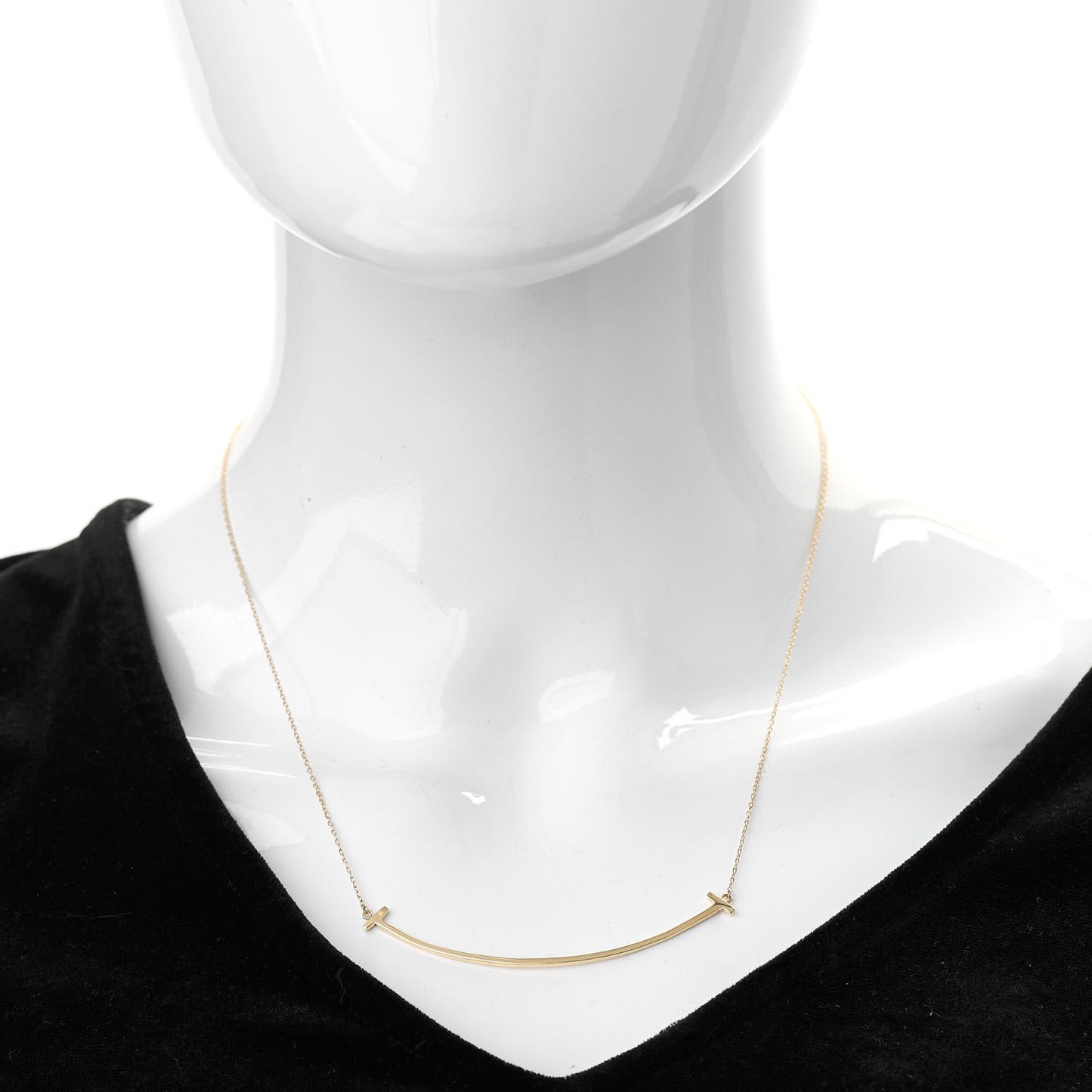 18K Yellow Gold Large T Smile Pendant Necklace