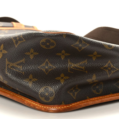 Louis Vuitton Monogram Sac Gibeciere GM 7 of 8
