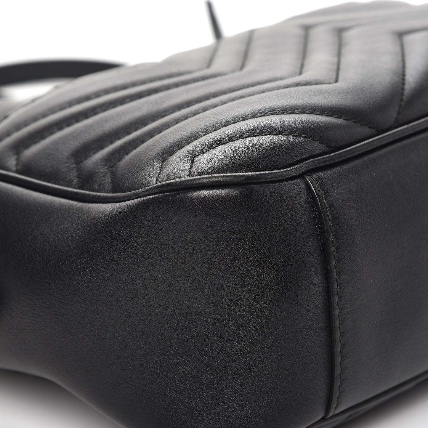 Calfskin Matelasse Medium GG Marmont Chain Shoulder Bag Black