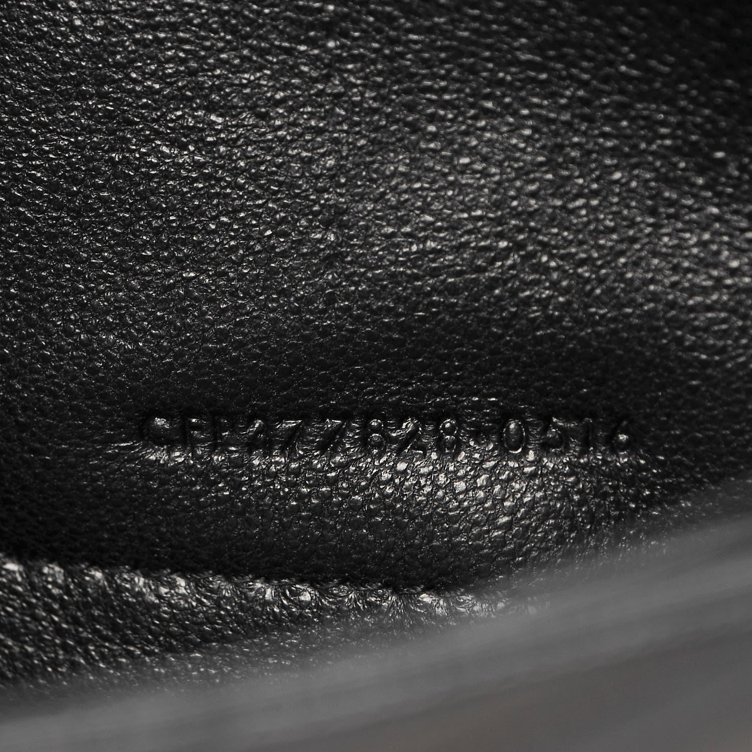 Saint Laurent Grain De Poudre Matelasse Chevron Monogram Chain Wallet Black 8 of 9