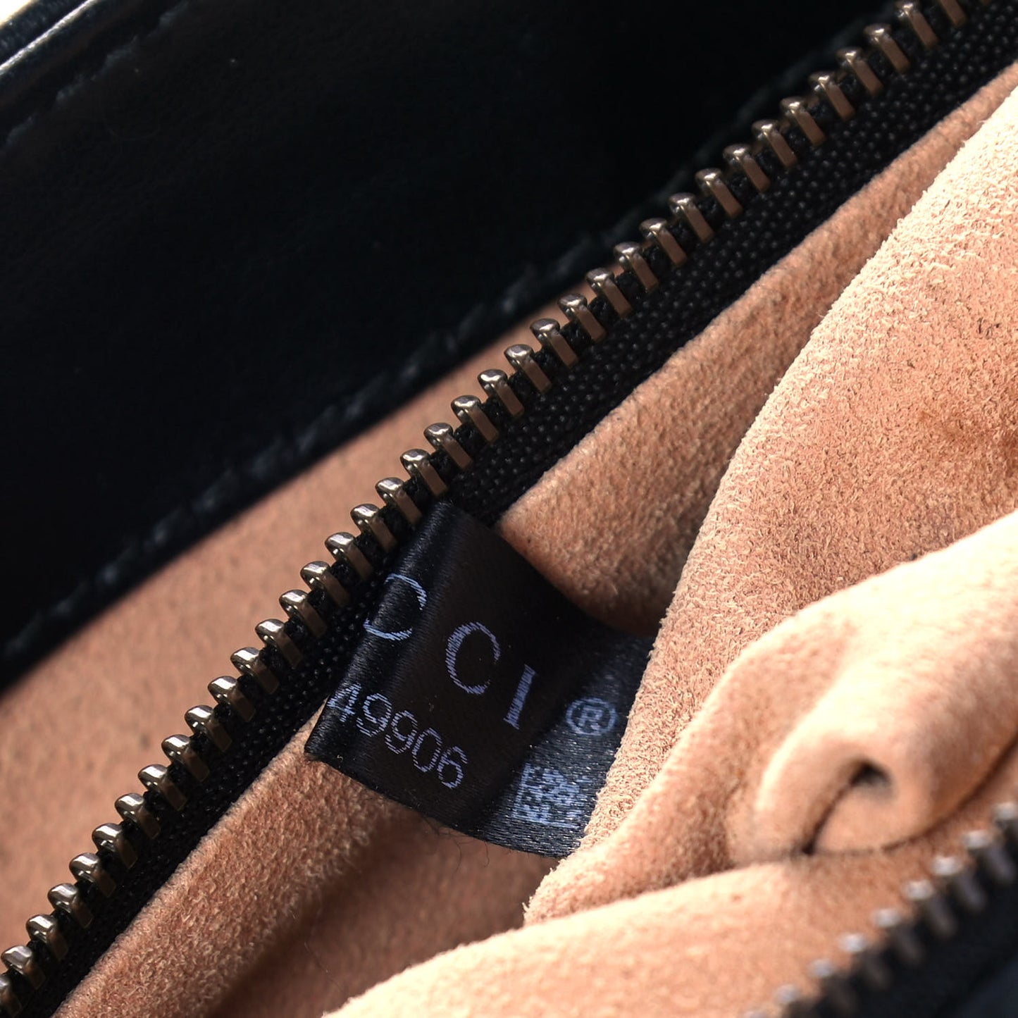 Calfskin Matelasse Large GG Marmont Shoulder Bag Black