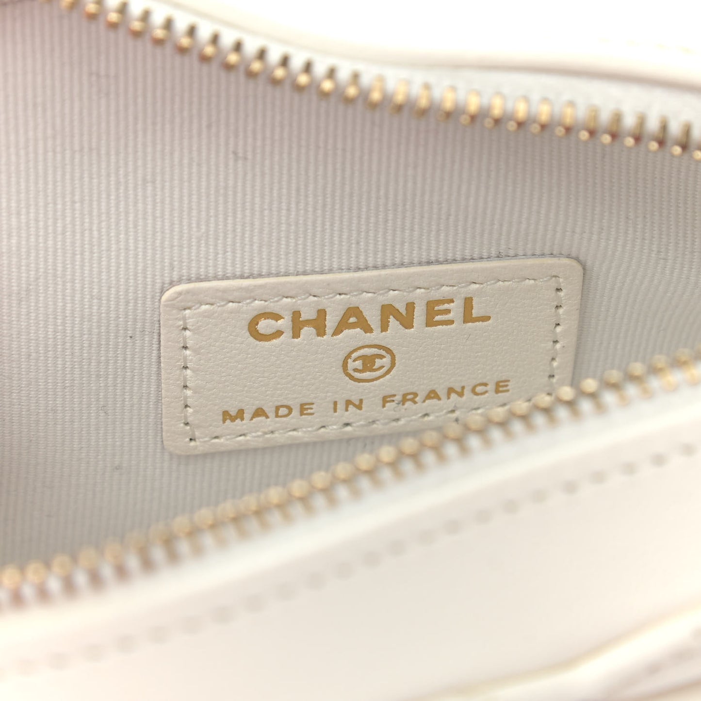 Lambskin Quilted CC In Love Heart Clutch With Chain White