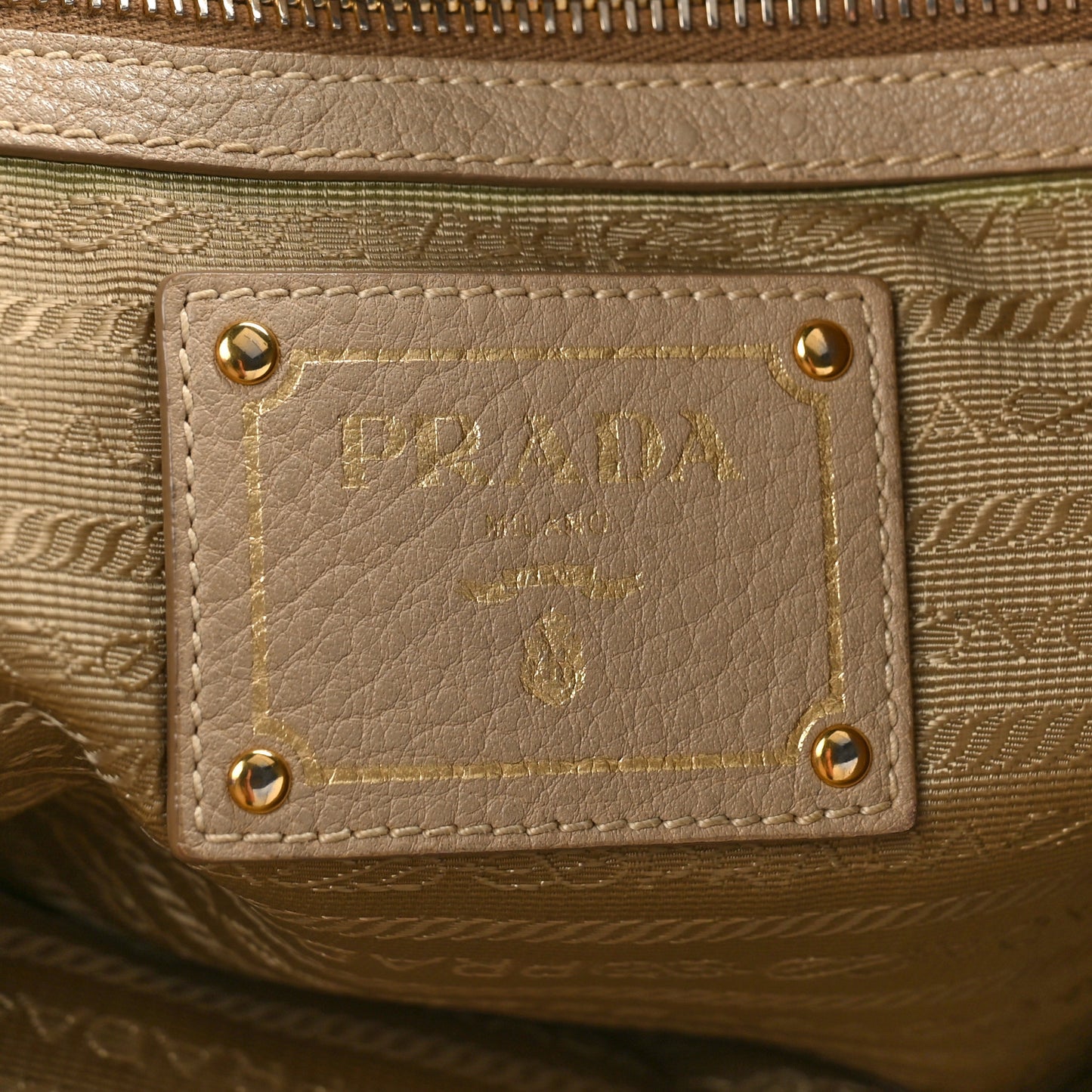 Vitello Daino Shoulder Bag Sabbia