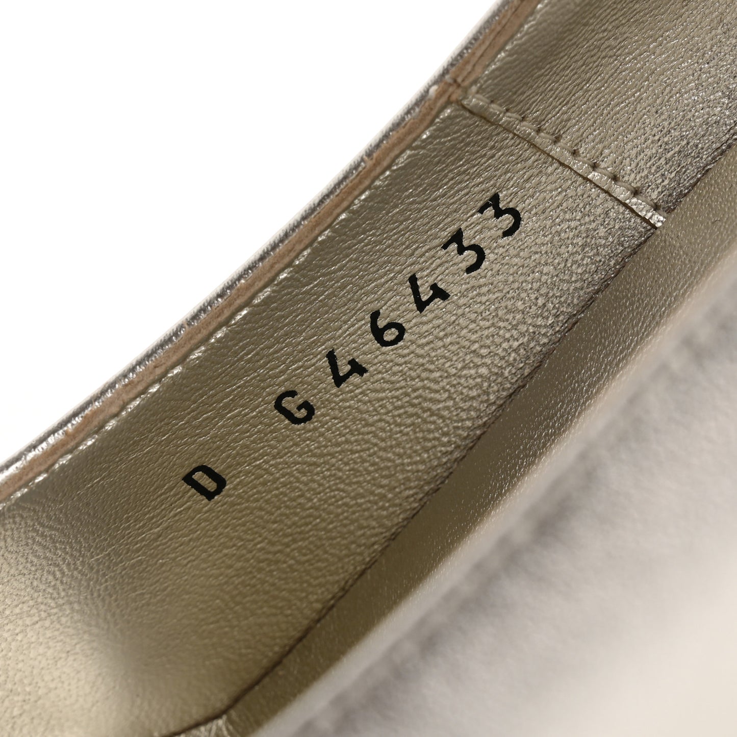 Laminated Lambskin Grosgrain Cap Toe CC Mary Jane Pumps 38 Silver Black