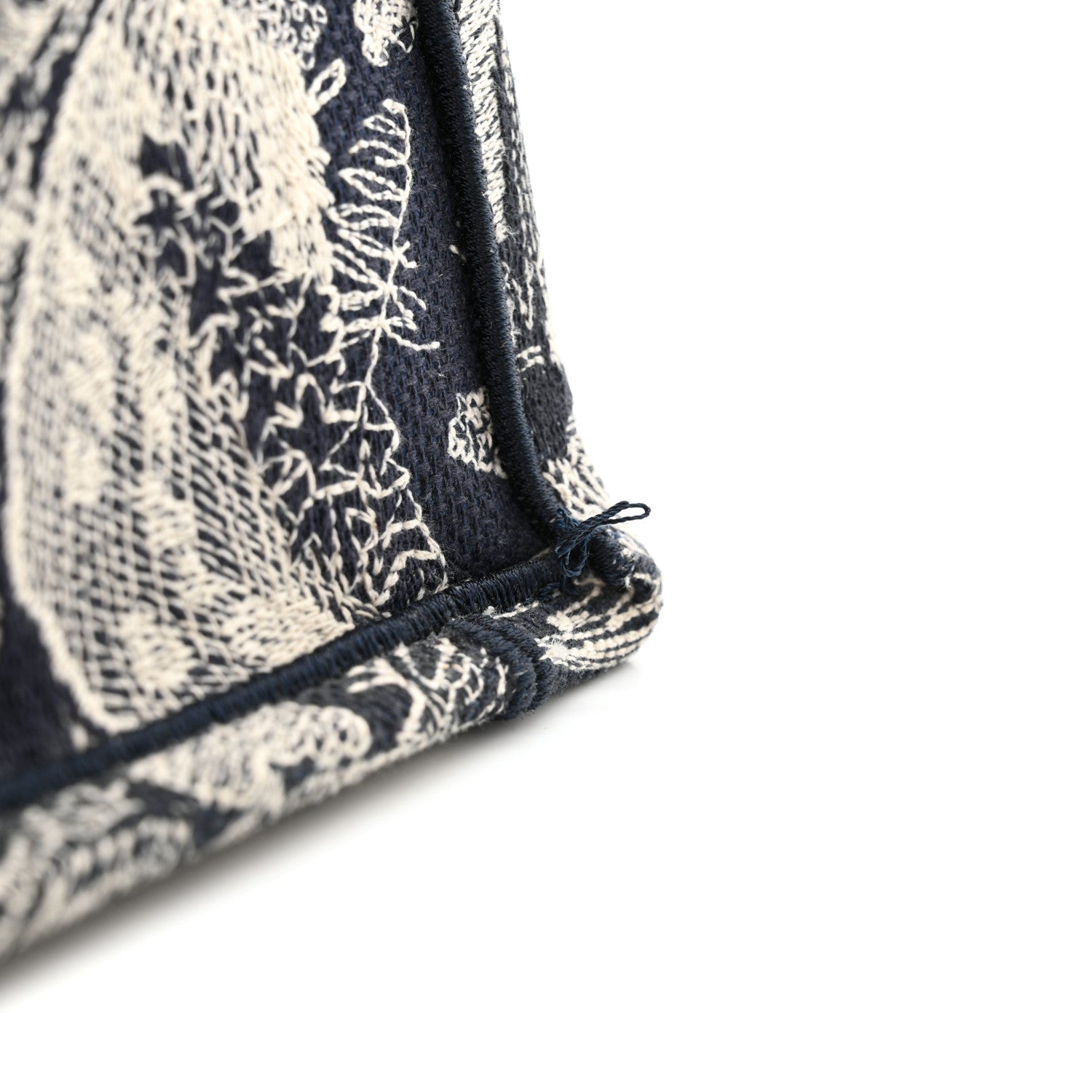 Christian Dior Canvas Embroidered Medium Dioriviera Toile De Jouy Reverse Book Tote Blue 14 of 15