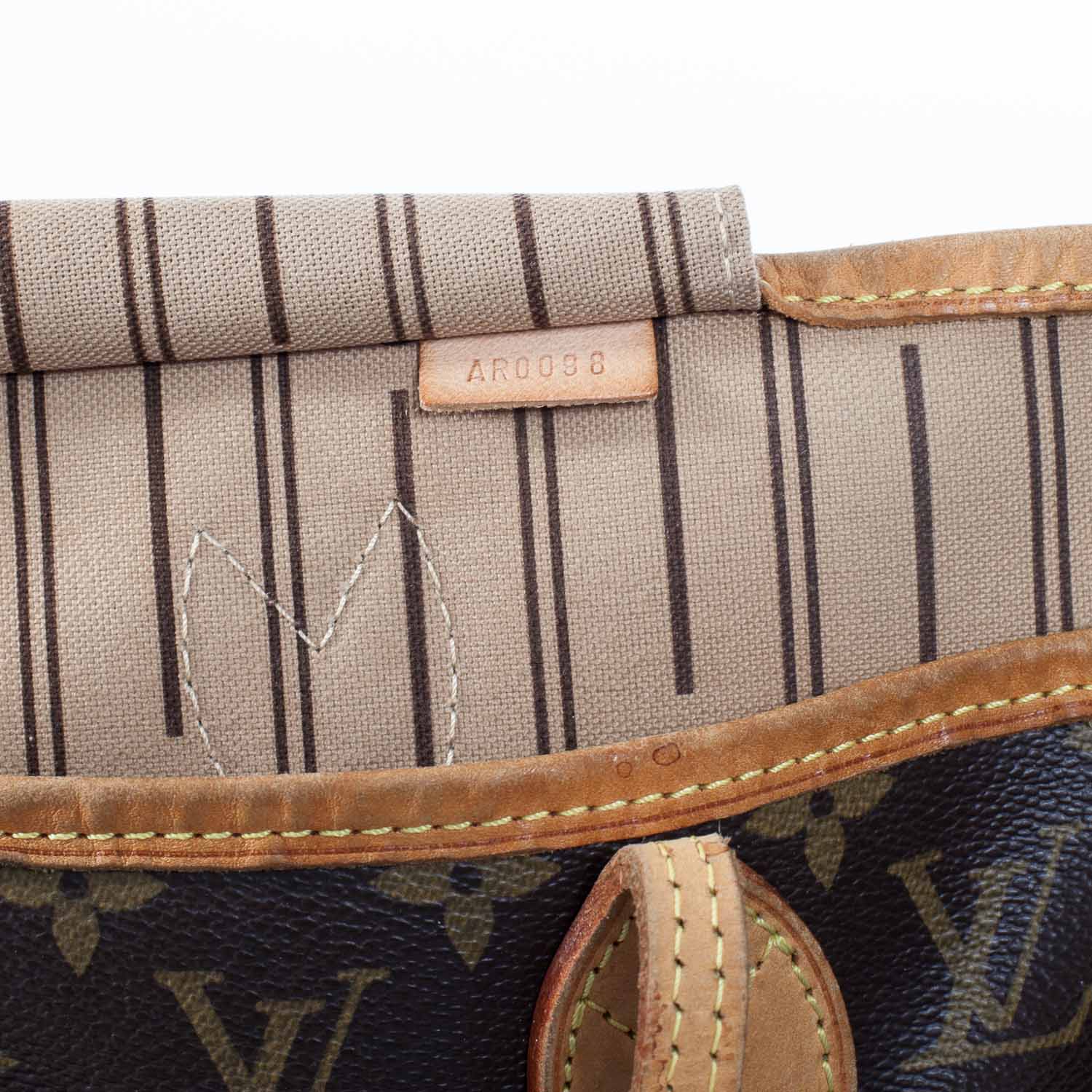 Louis Vuitton Monogram Neverfull MM 15 of 15