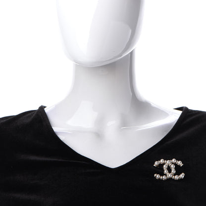 Chanel Pearl Crystal Nefertiti CC Brooch Gold 2 of 5