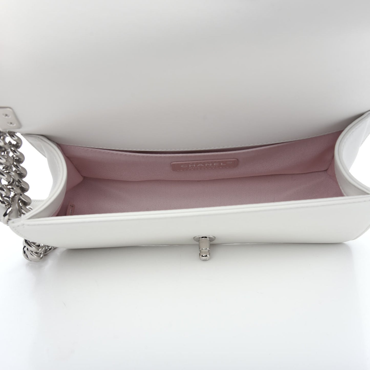 Calfskin Pearl Chevron Quilted Medium Boy Flap White