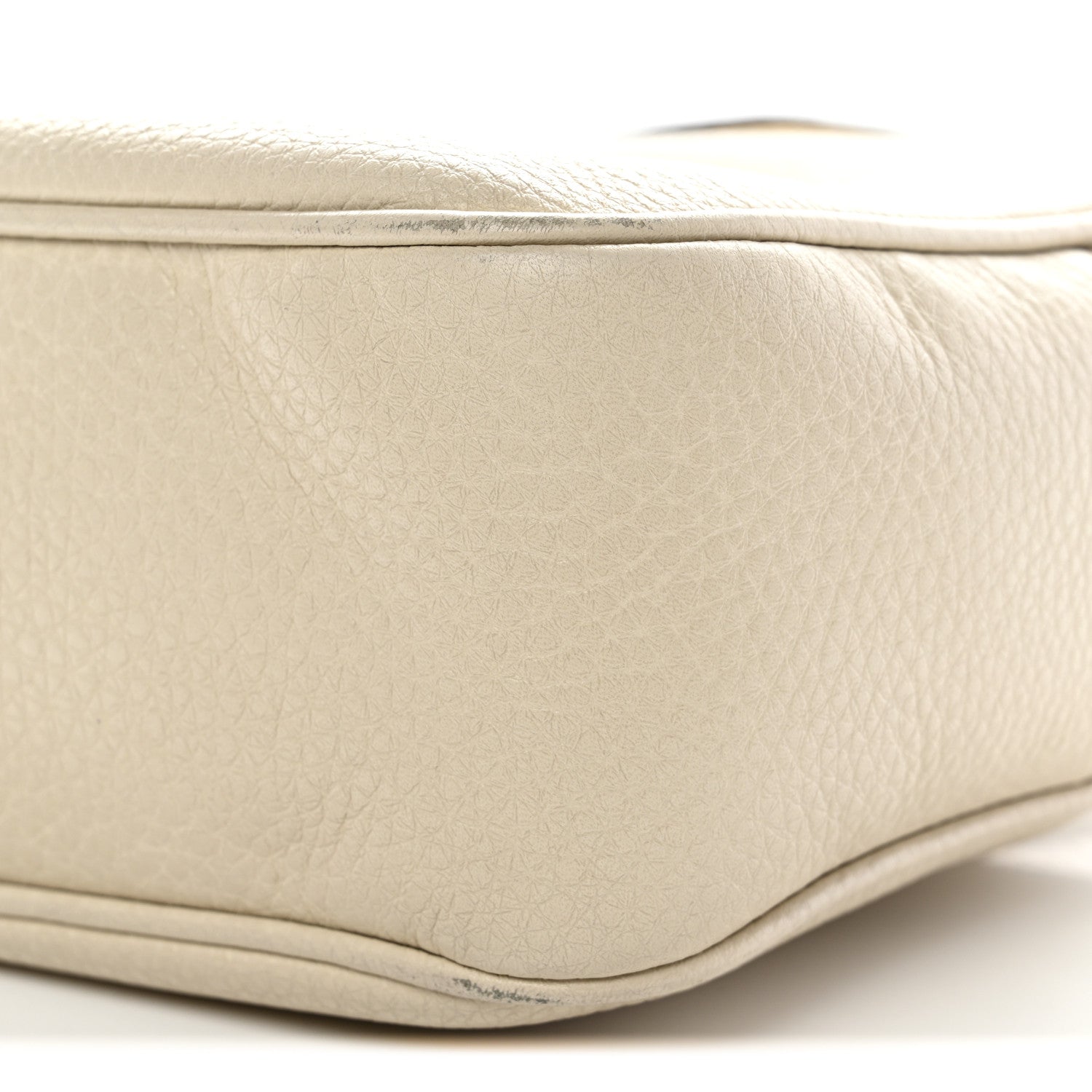 Gucci Pebbled Calfskin Small Soho Disco Bag Off White 28 of 40