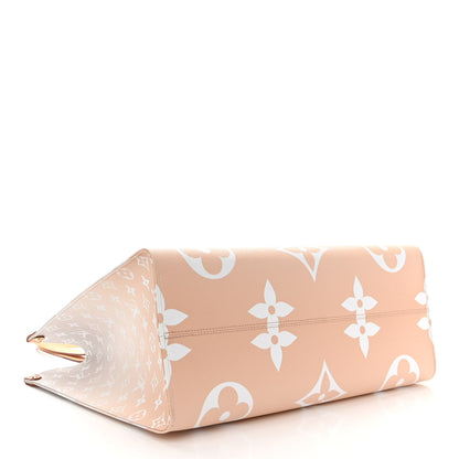 Louis Vuitton Monogram Giant By The Pool Onthego GM Brume 4 of 10
