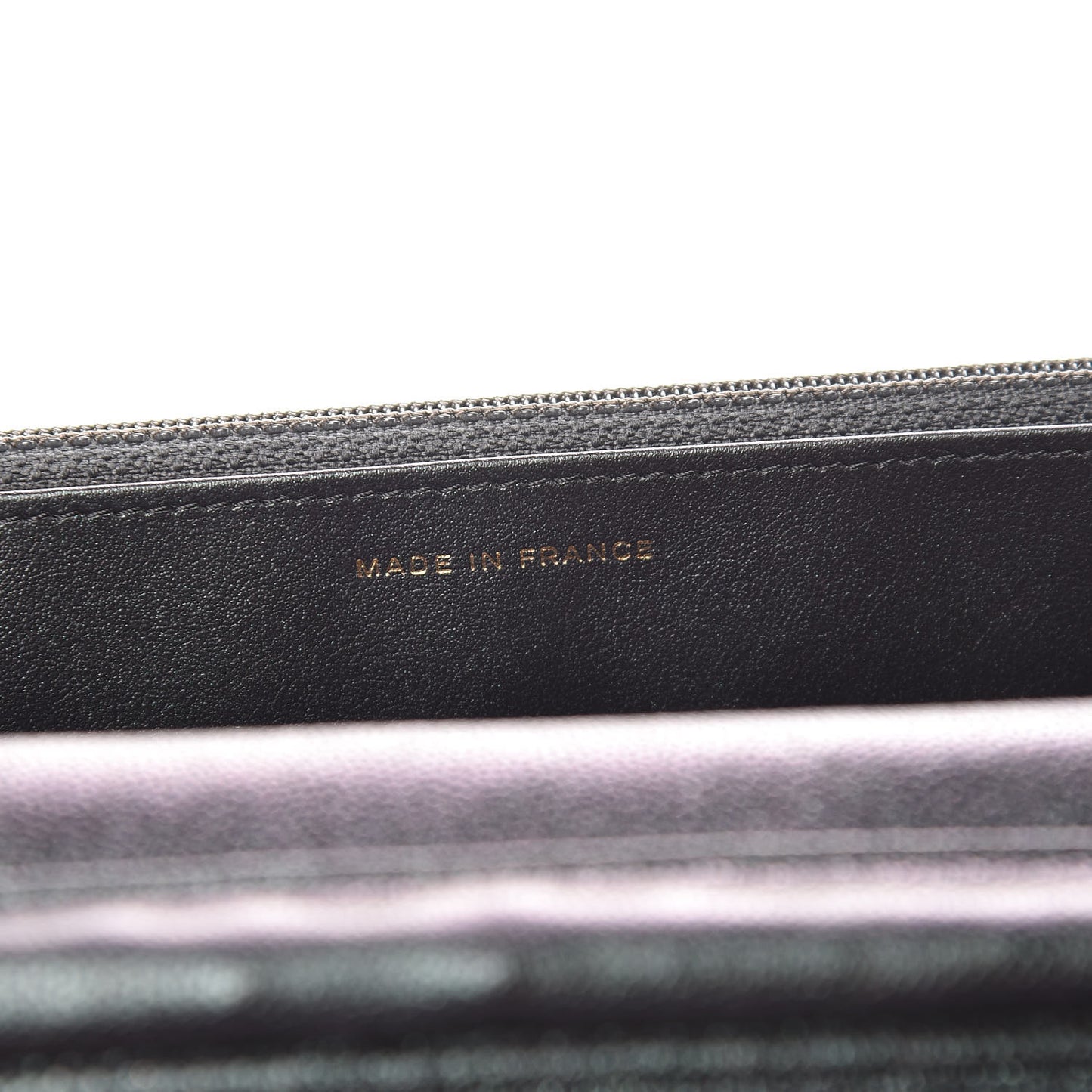 Iridescent Caviar Quilted Wallet On Chain WOC Black