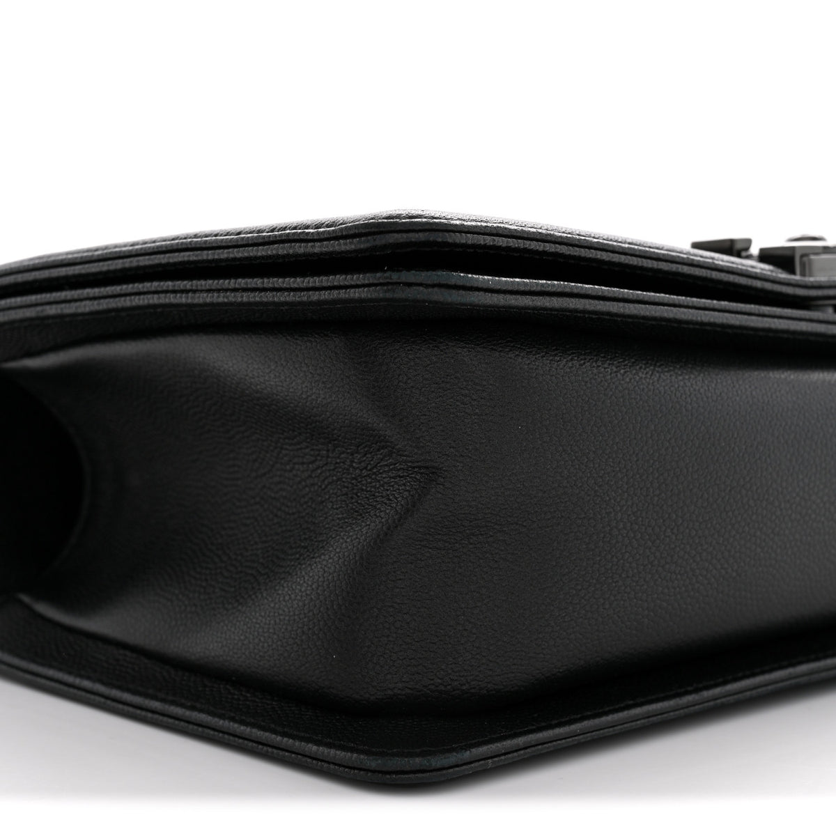 Caviar Quilted Medium Boy Flap So Black