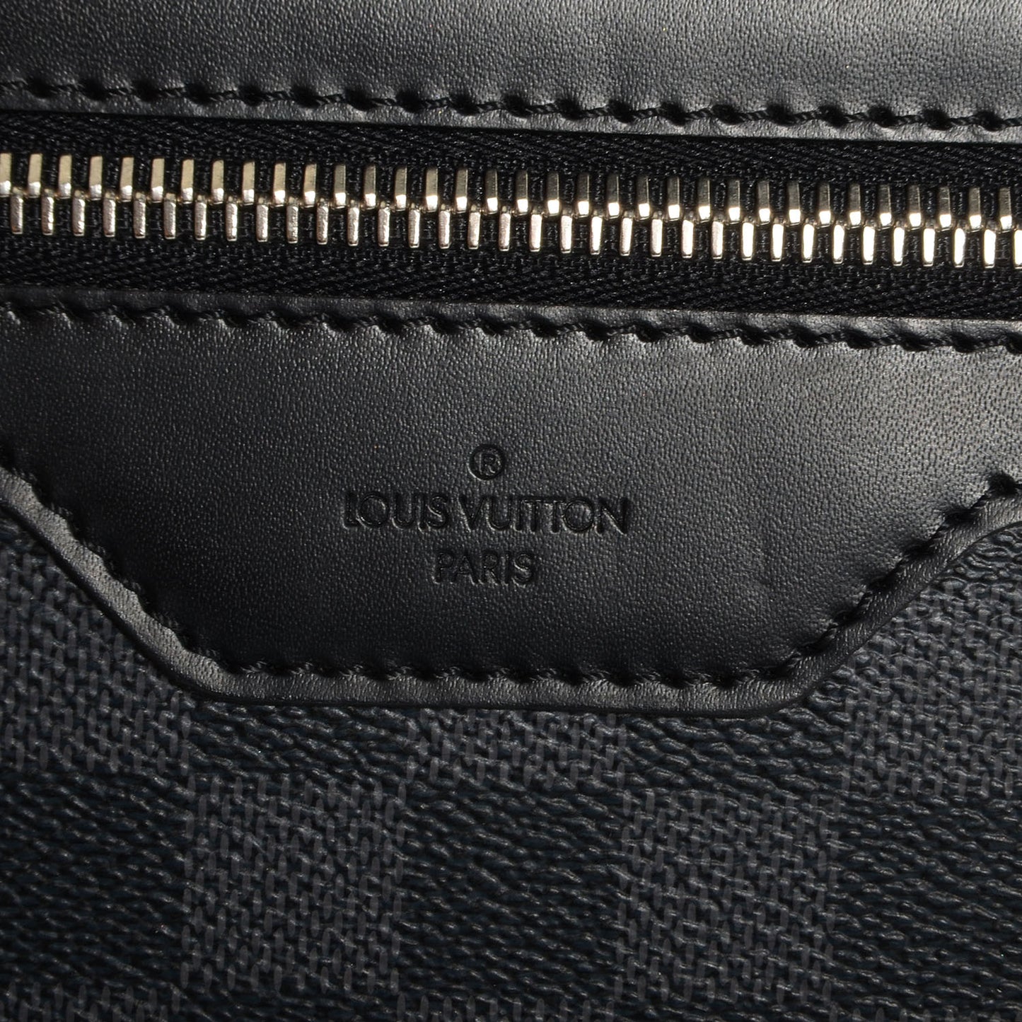 Damier Graphite Steeve Messenger