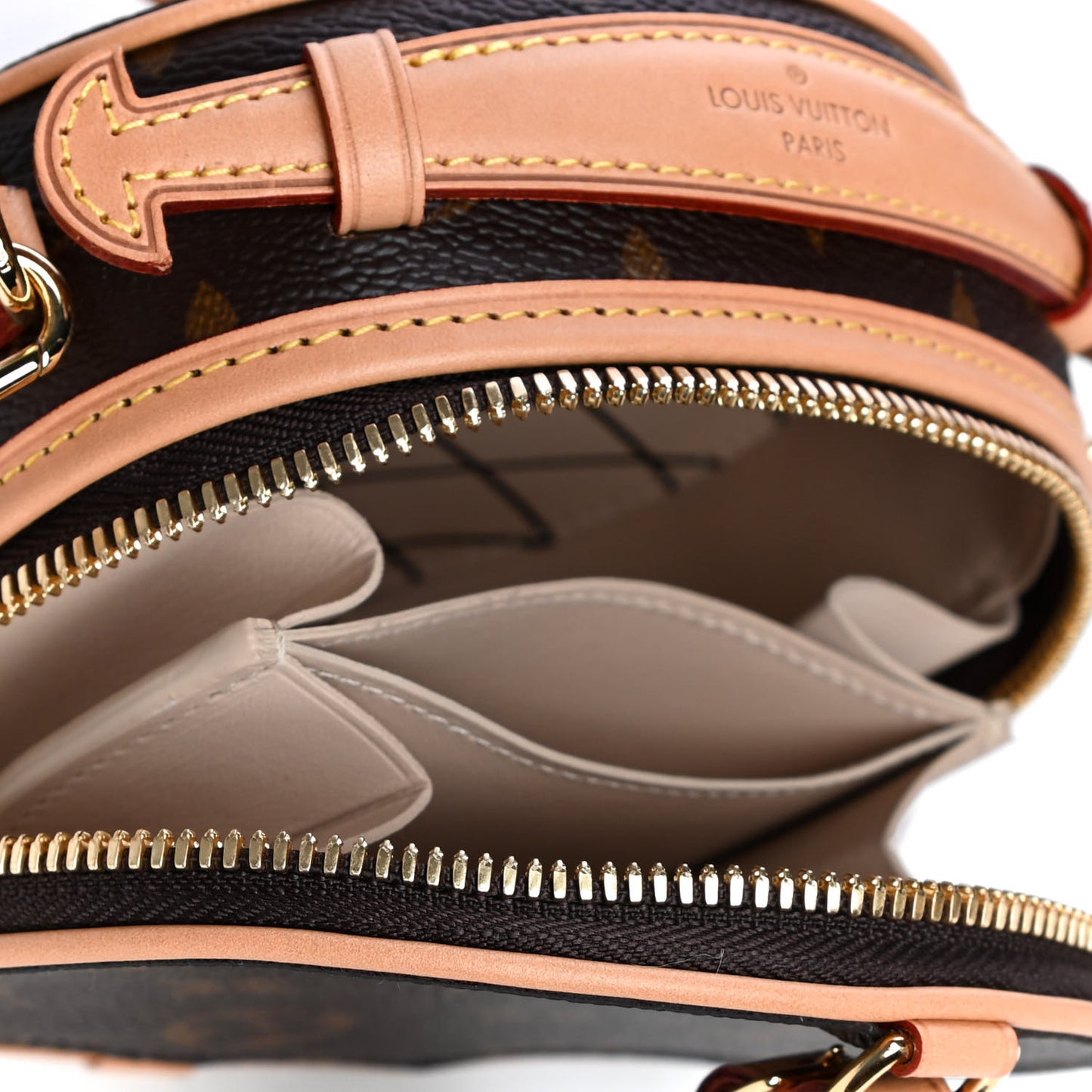 Monogram Mini Boite Chapeau