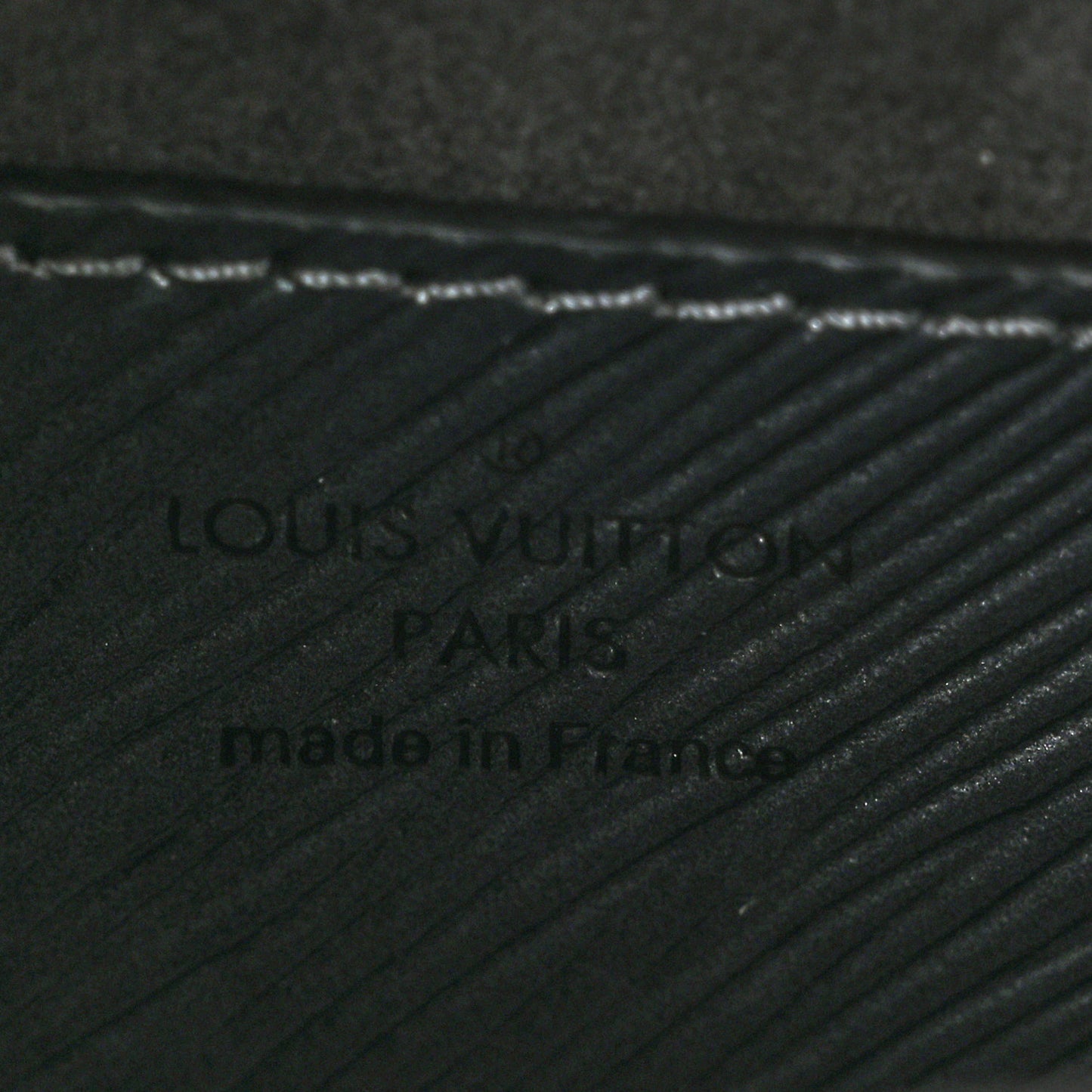 Epi Patent Twist Shoulder Bag MM Anthracite Nacre