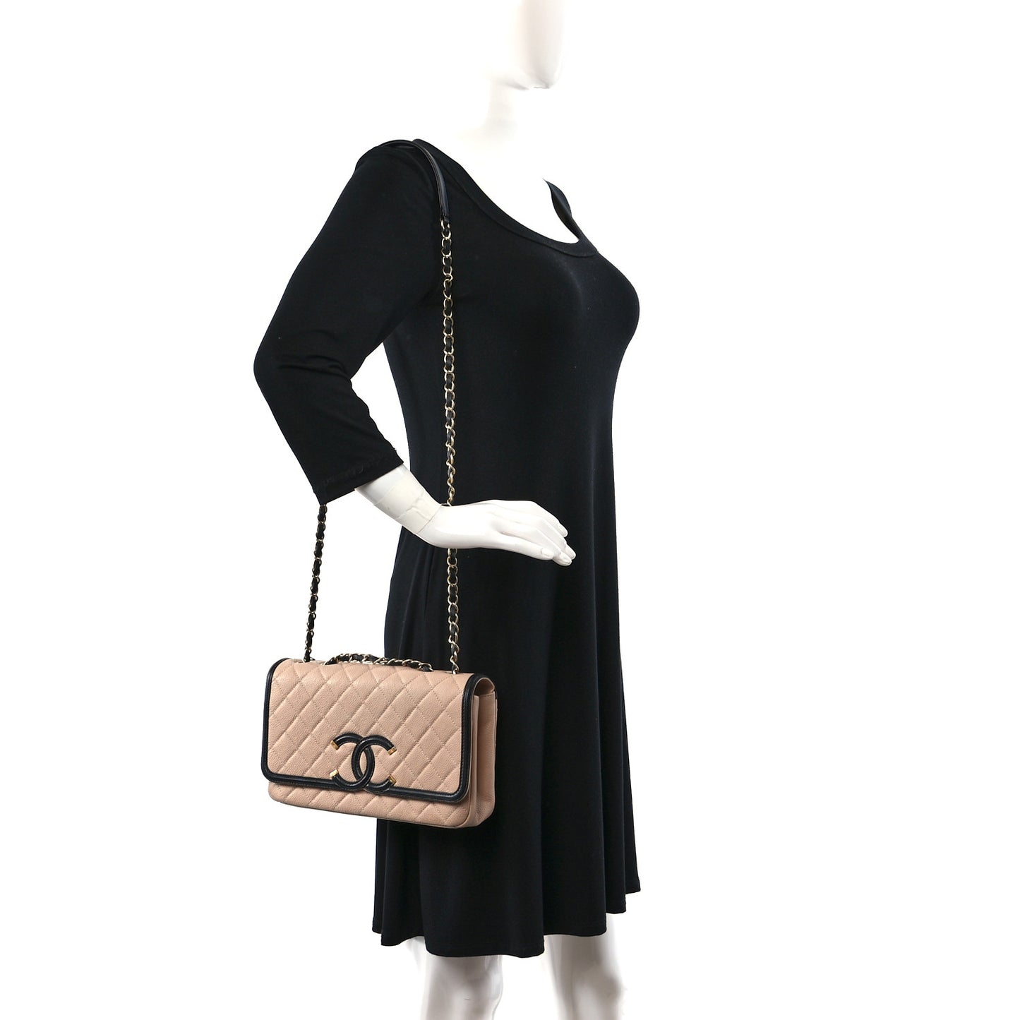 Caviar Quilted Medium CC Filigree Flap Beige Black