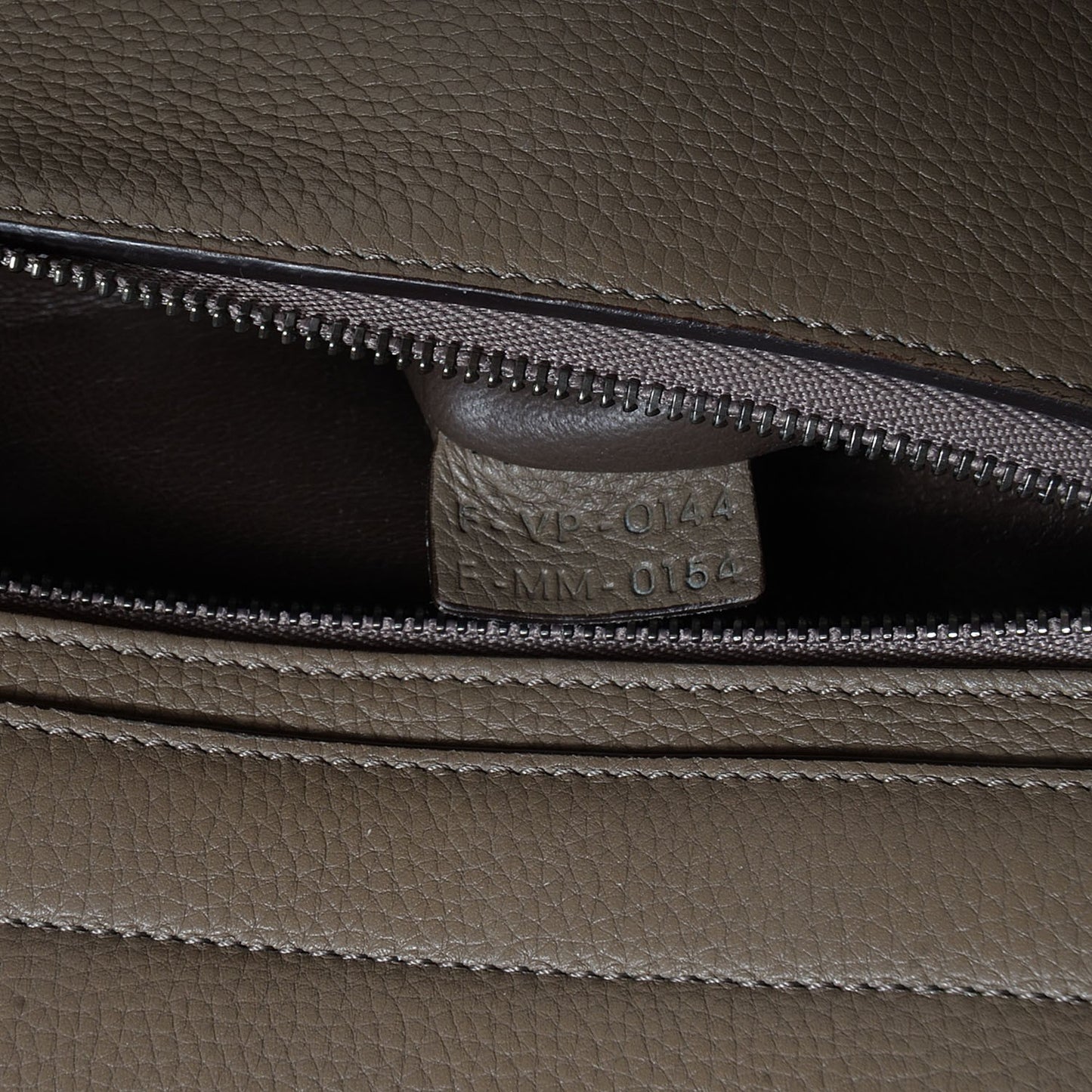 Drummed Calfskin Suede Medium Trapeze Souris