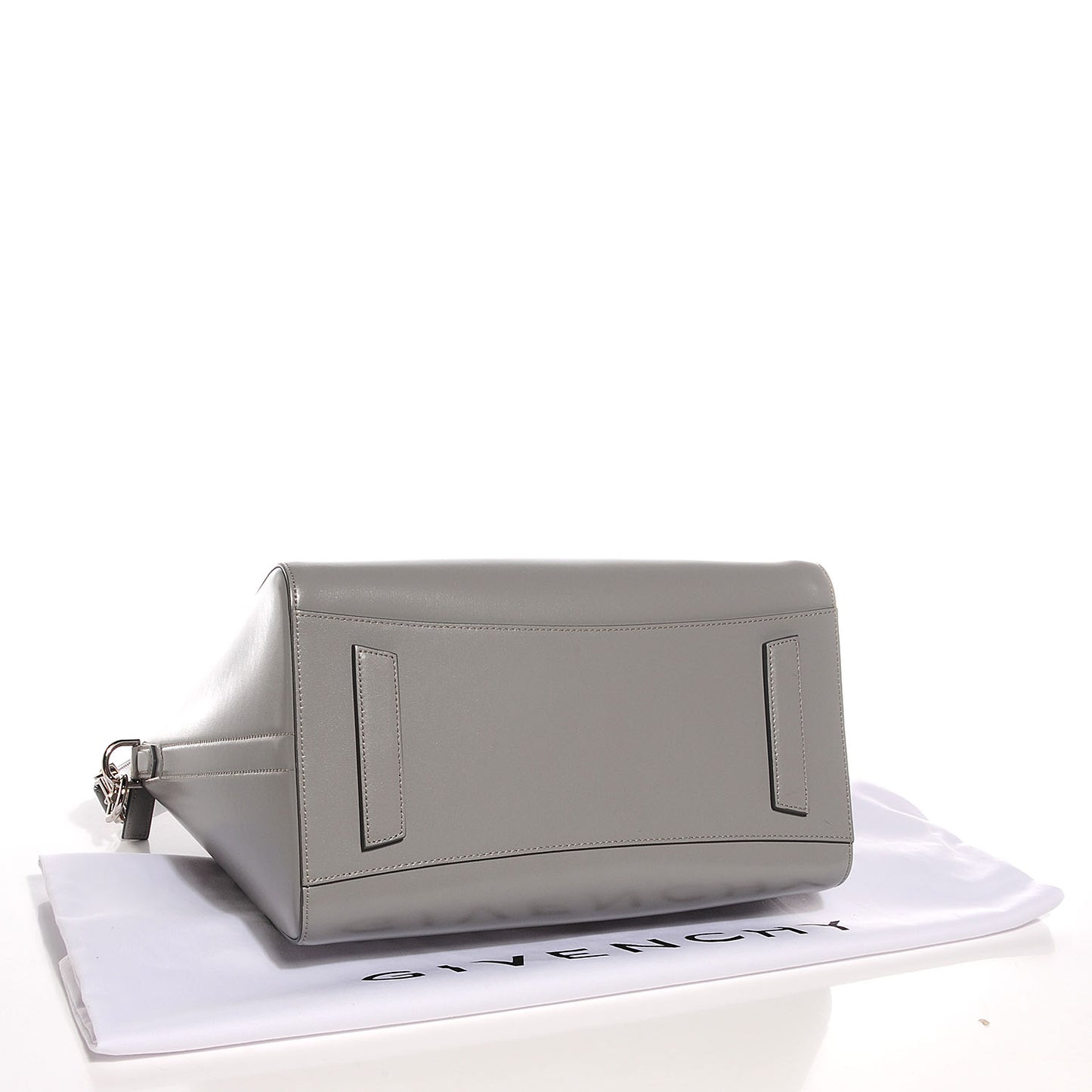Smooth Calfskin Medium Antigona Pearl Grey