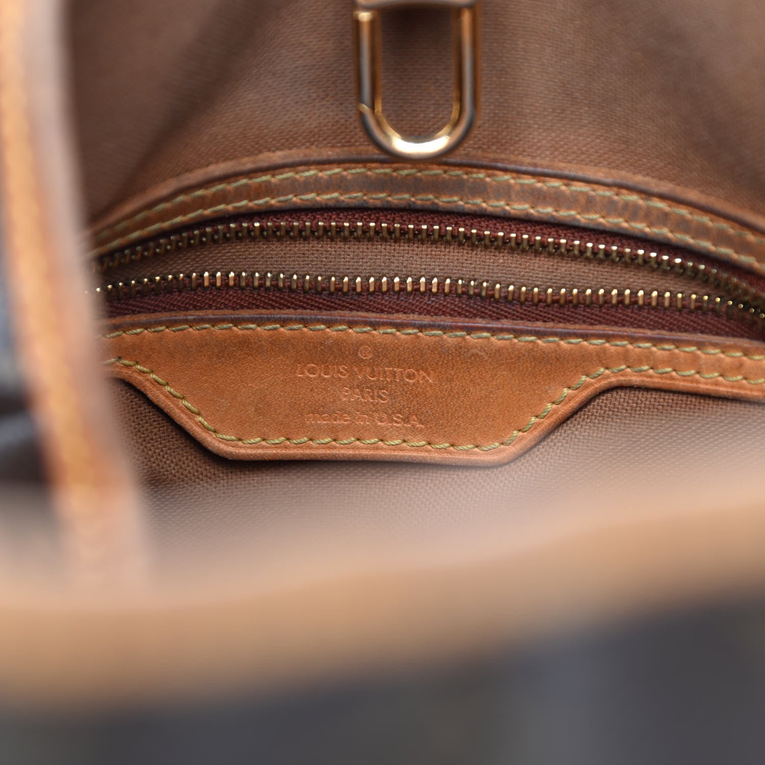 Louis Vuitton Monogram Batignolles Vertical 6 of 17